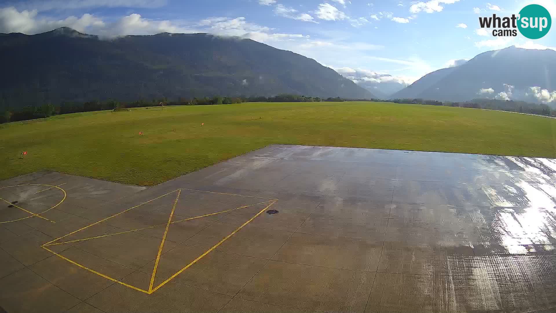Webcam aereoporto di Bovec (Plezzo) – Vista verso il Kanin