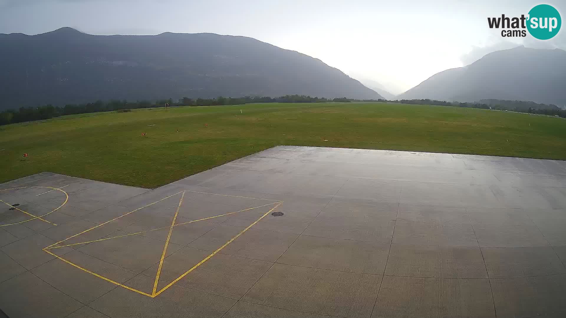 Web kamera zračne luke Bovec – Skydive Bovec