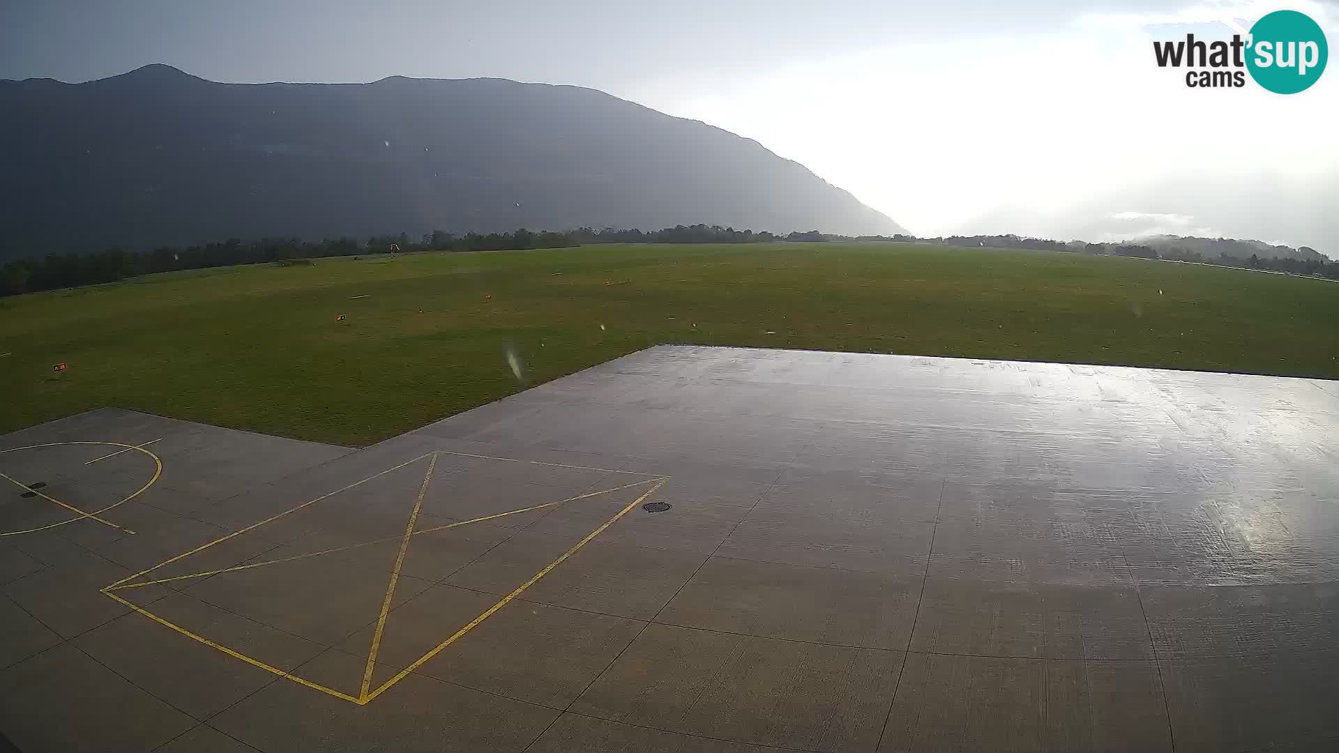 Bovec spletna kamera letališče – Skydive Bovec