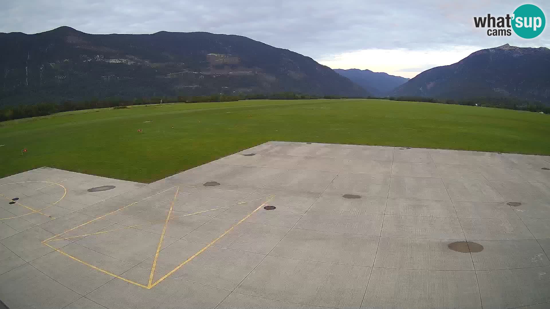 Bovec spletna kamera letališče – Skydive Bovec