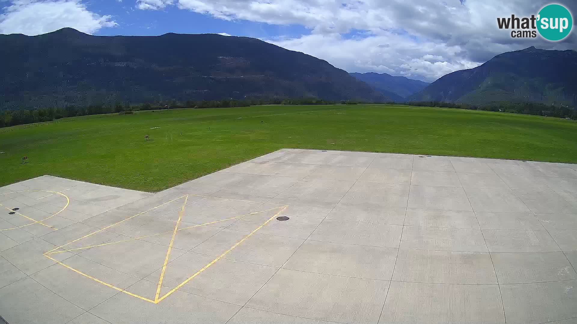 Bovec spletna kamera letališče – Skydive Bovec