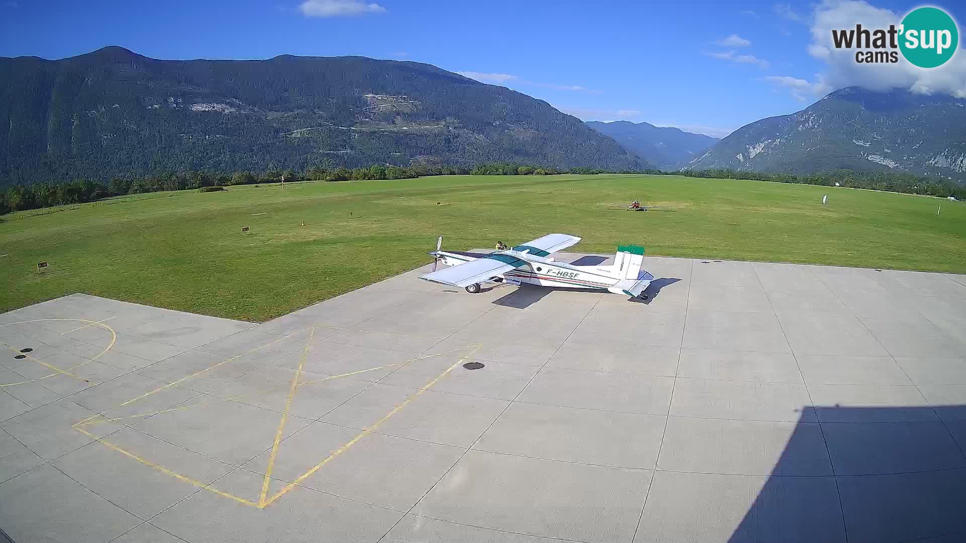 Bovec spletna kamera letališče – Skydive Bovec