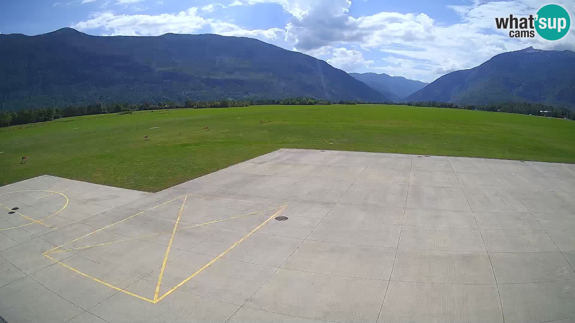 Webcam aereoporto di Bovec (Plezzo) – Vista verso il Kanin
