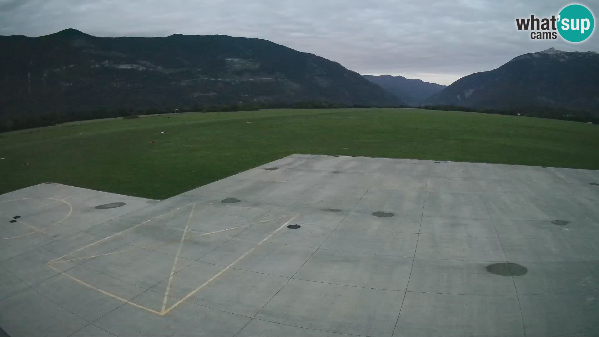 Cámara web del aeropuerto de Bovec – Skydive Bovec
