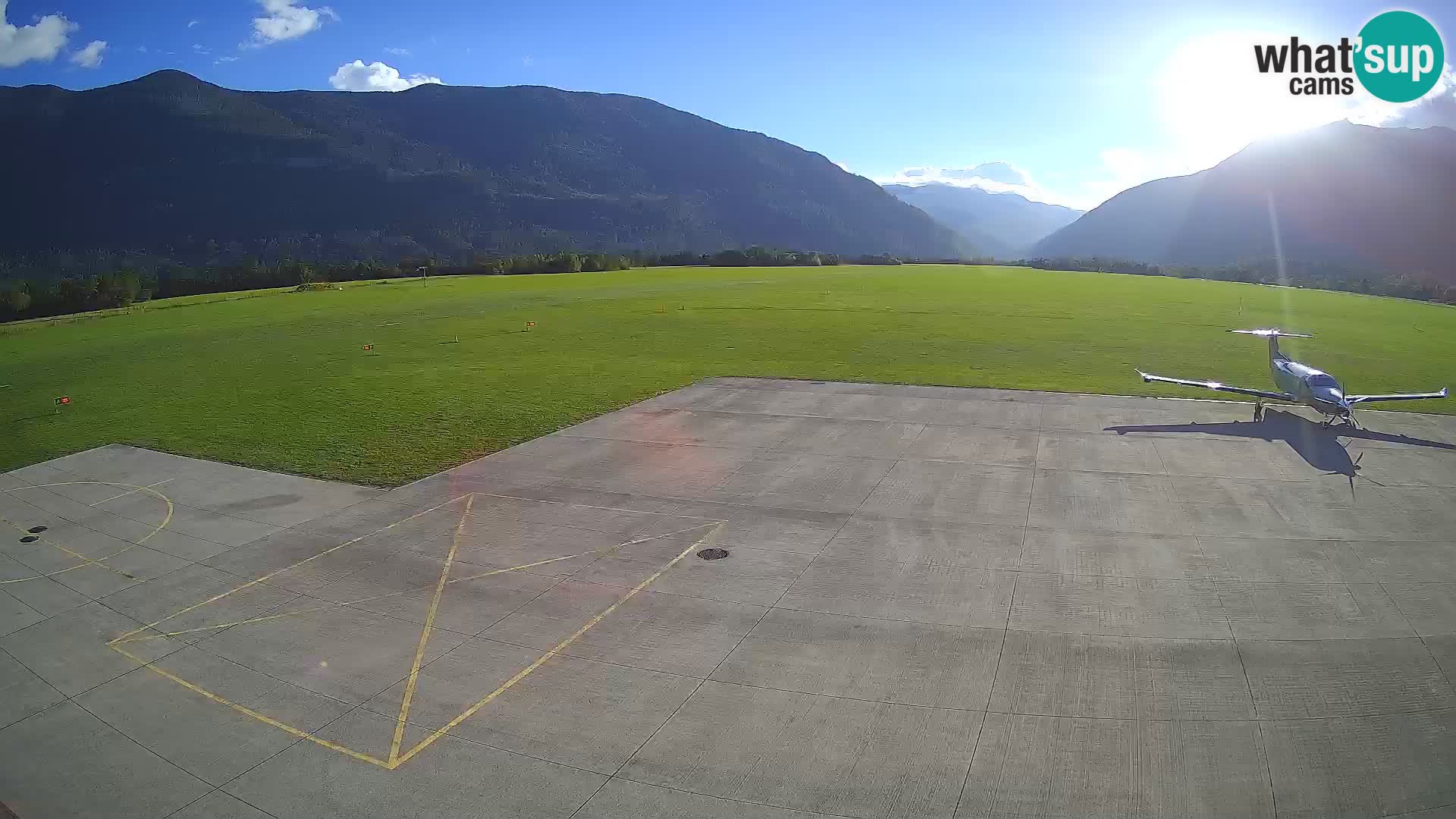Bovec spletna kamera letališče – Skydive Bovec