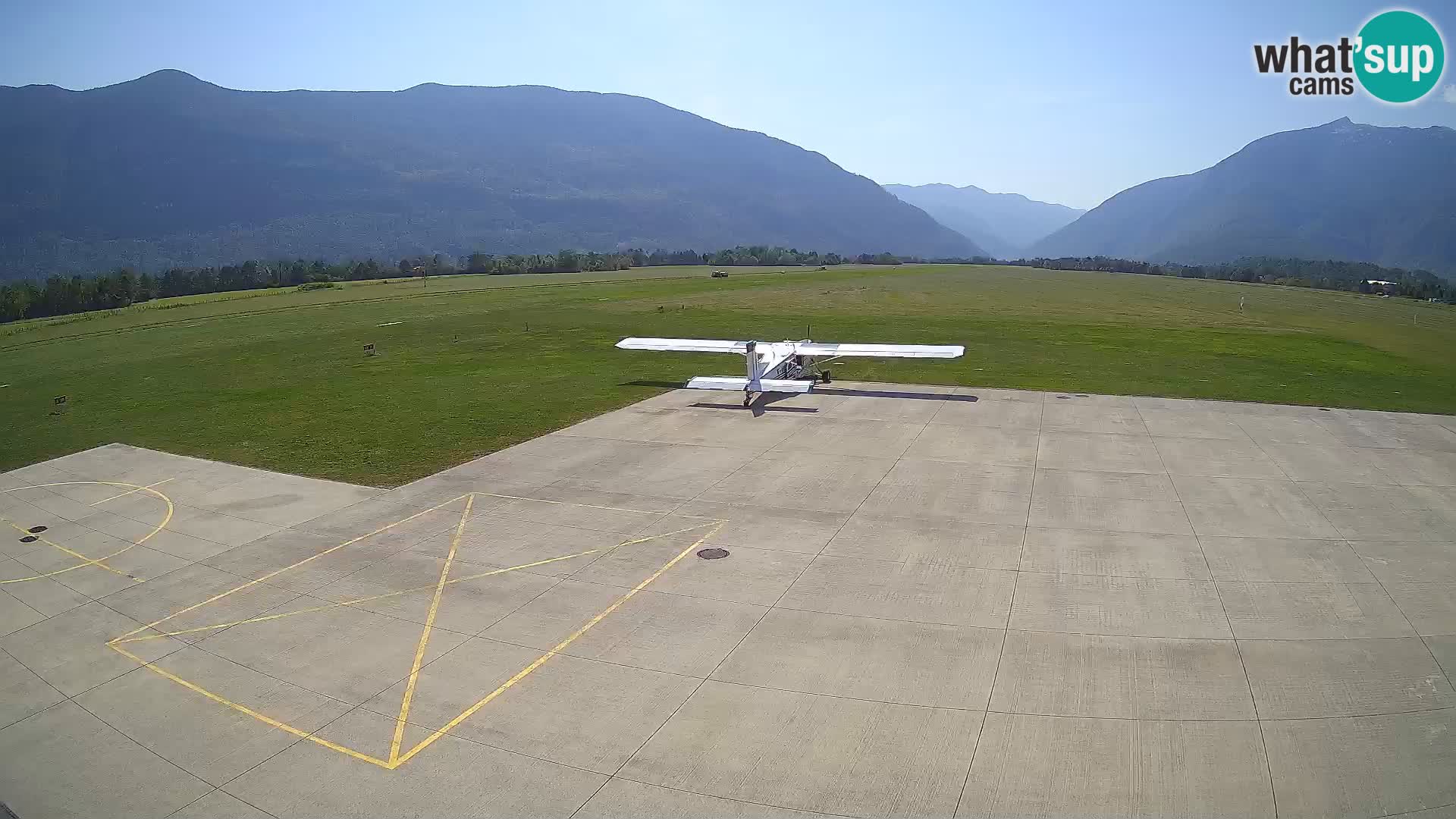 Webcam aereoporto di Bovec (Plezzo) – Vista verso il Kanin