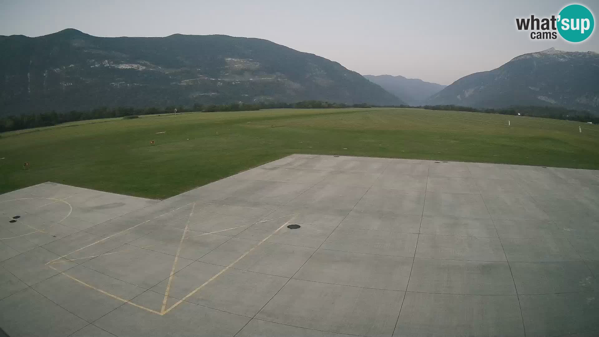 Bovec spletna kamera letališče – Skydive Bovec