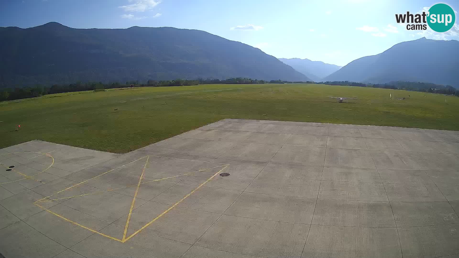 Bovec spletna kamera letališče – Skydive Bovec