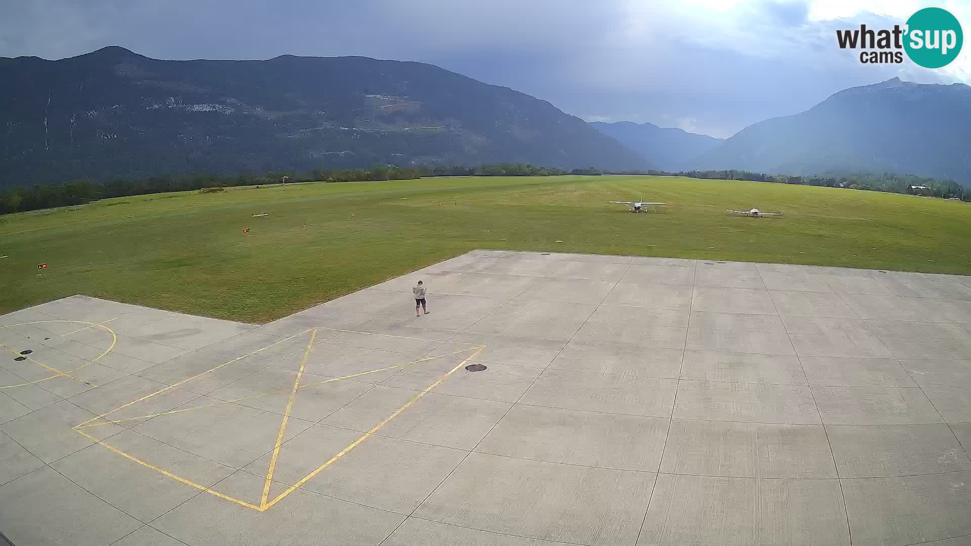 Bovec spletna kamera letališče – Skydive Bovec