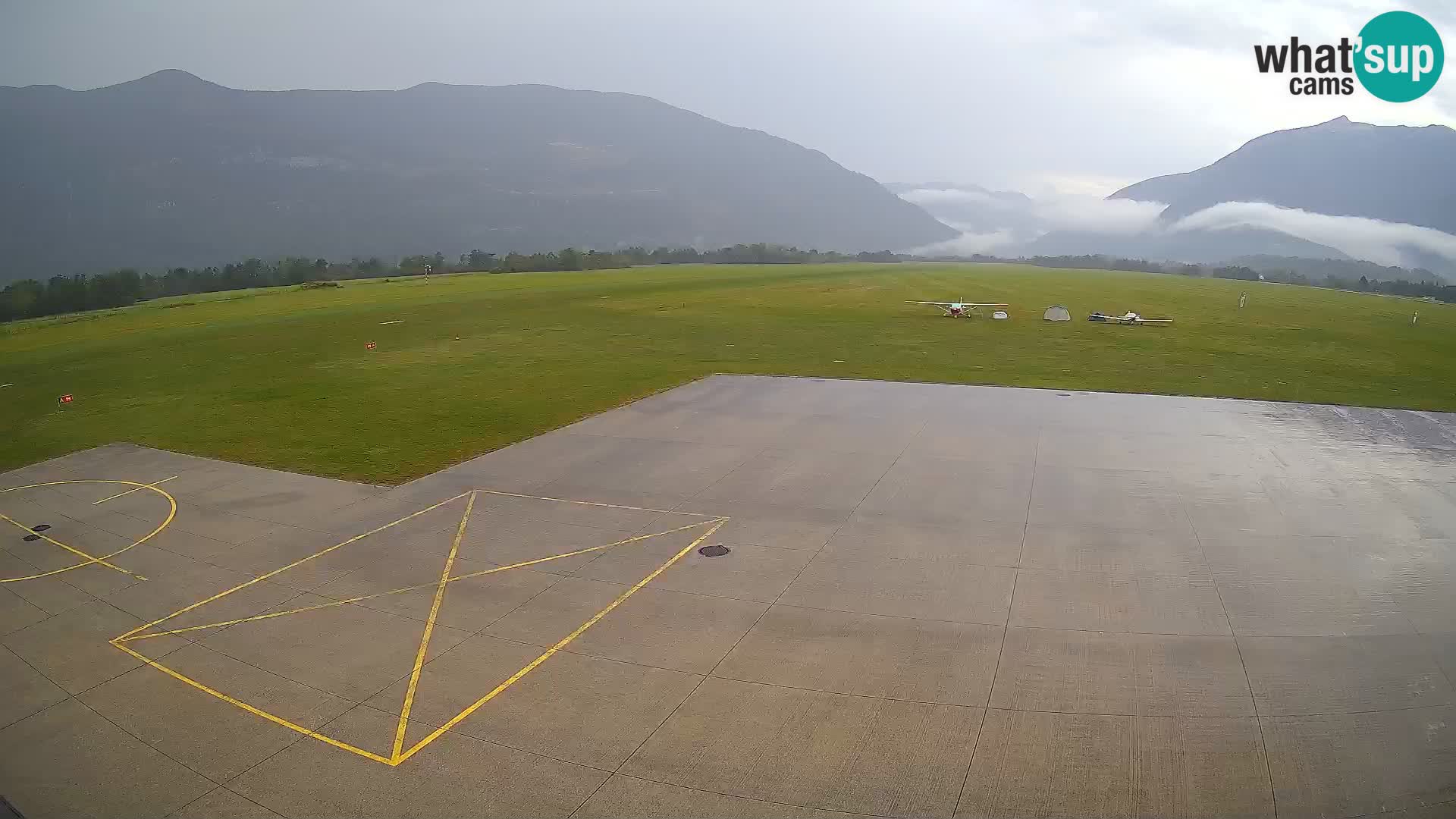 Webcam aereoporto di Bovec (Plezzo) – Vista verso il Kanin