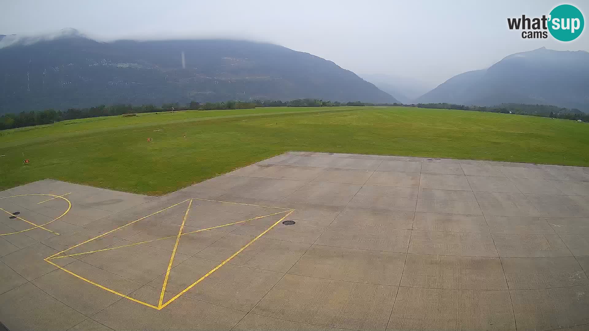 Webcam aereoporto di Bovec (Plezzo) – Vista verso il Kanin