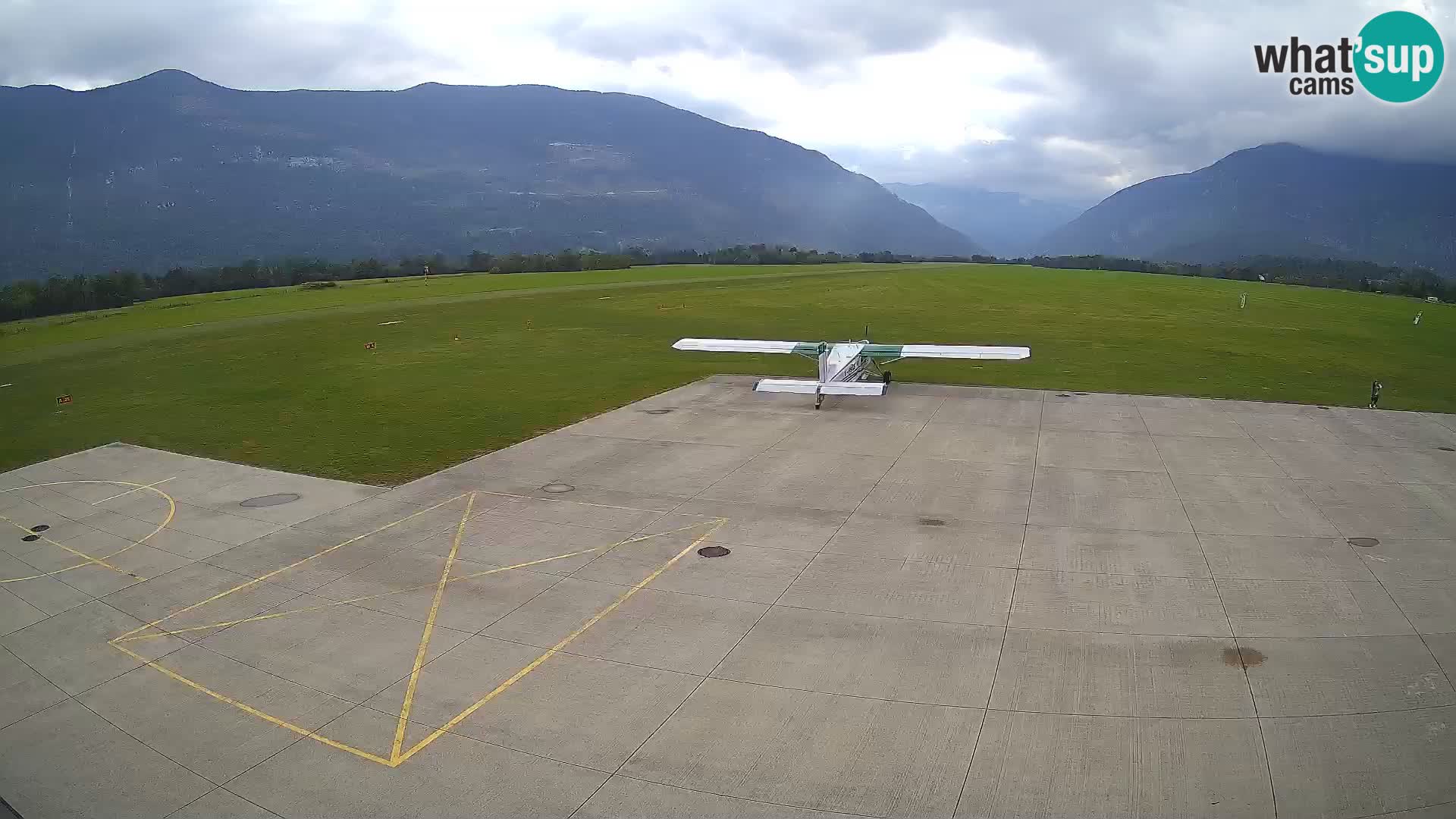 Bovec spletna kamera letališče – Skydive Bovec