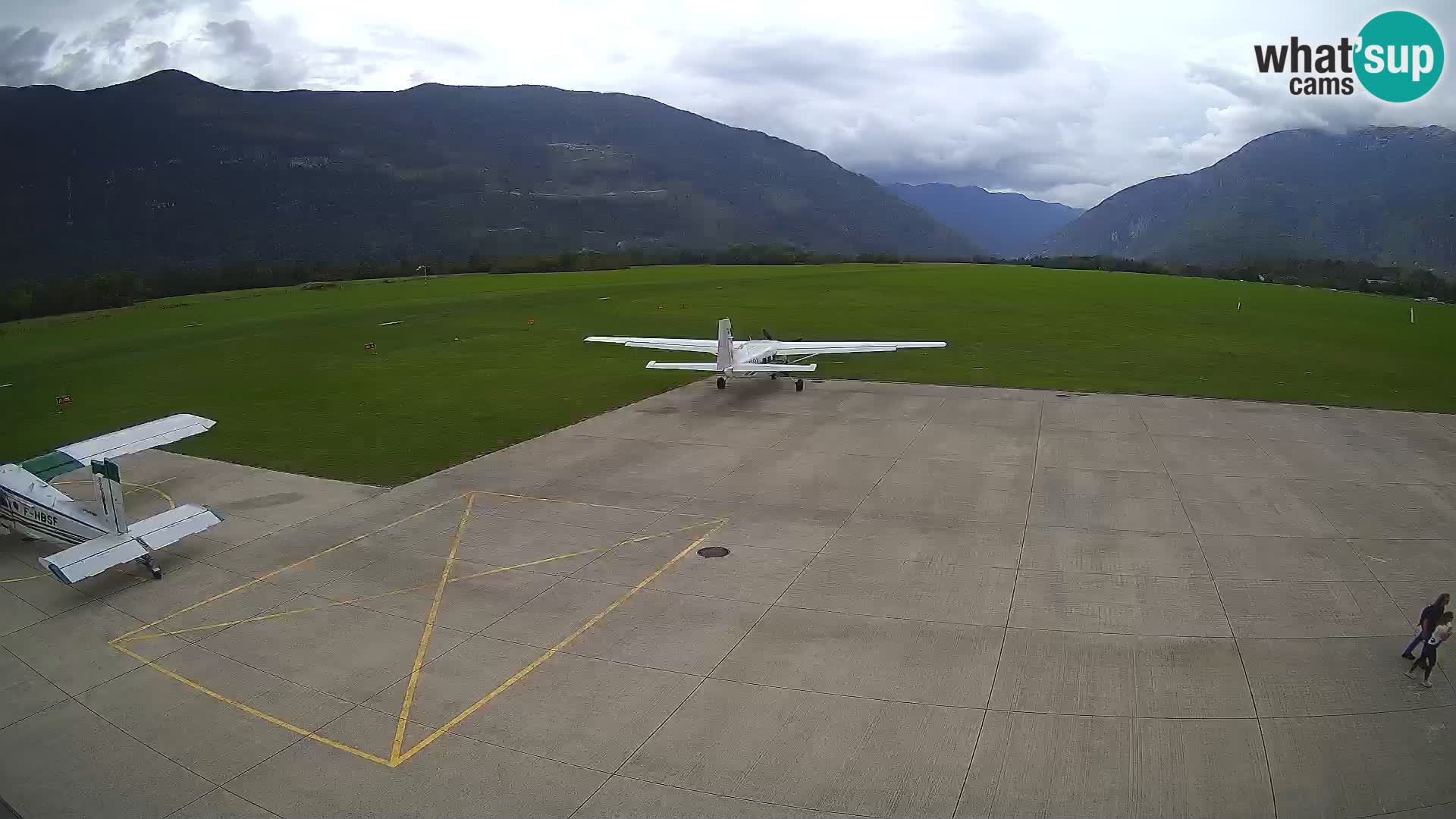 Bovec spletna kamera letališče – Skydive Bovec