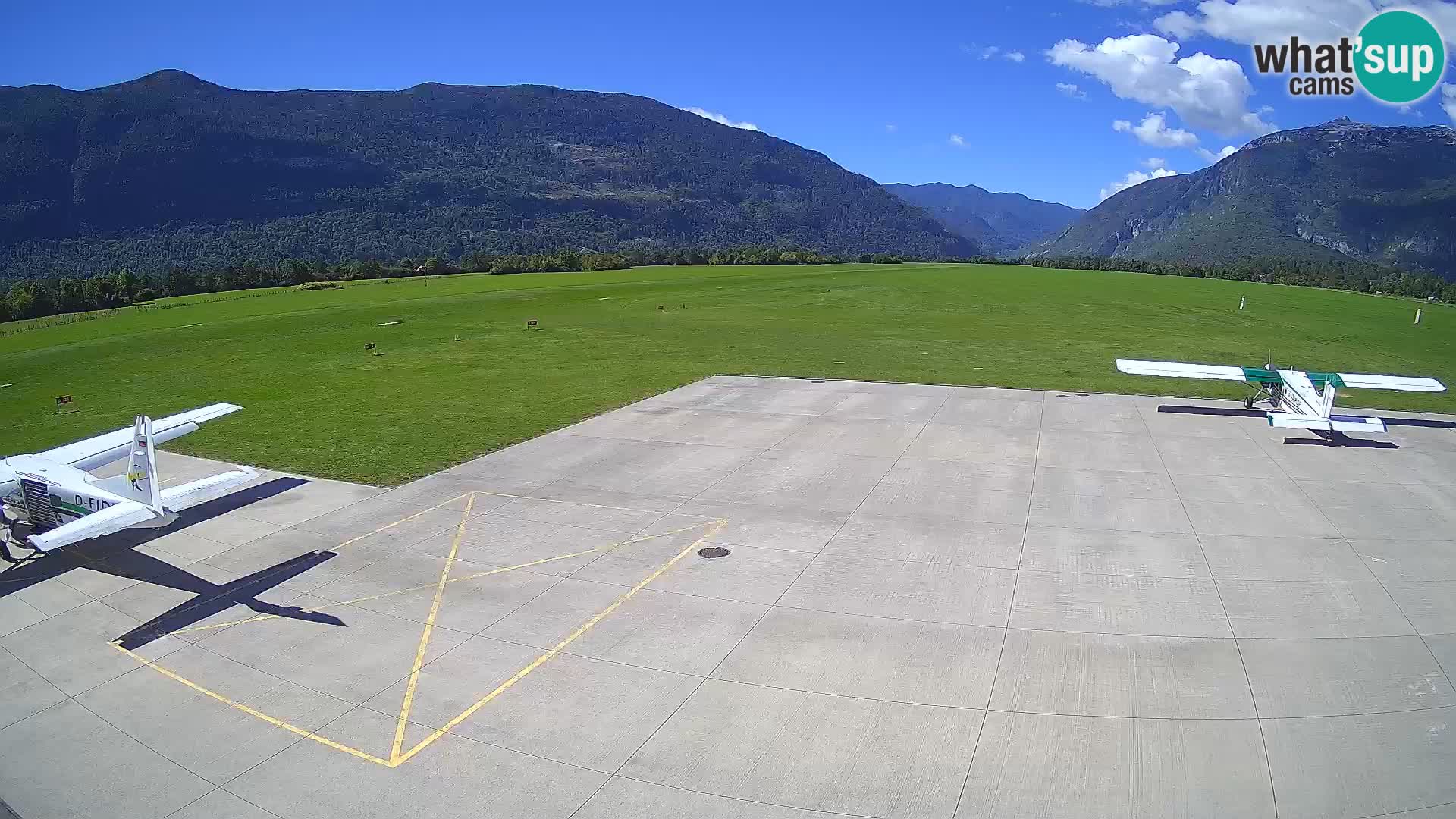 Webcam aereoporto di Bovec (Plezzo) – Vista verso il Kanin