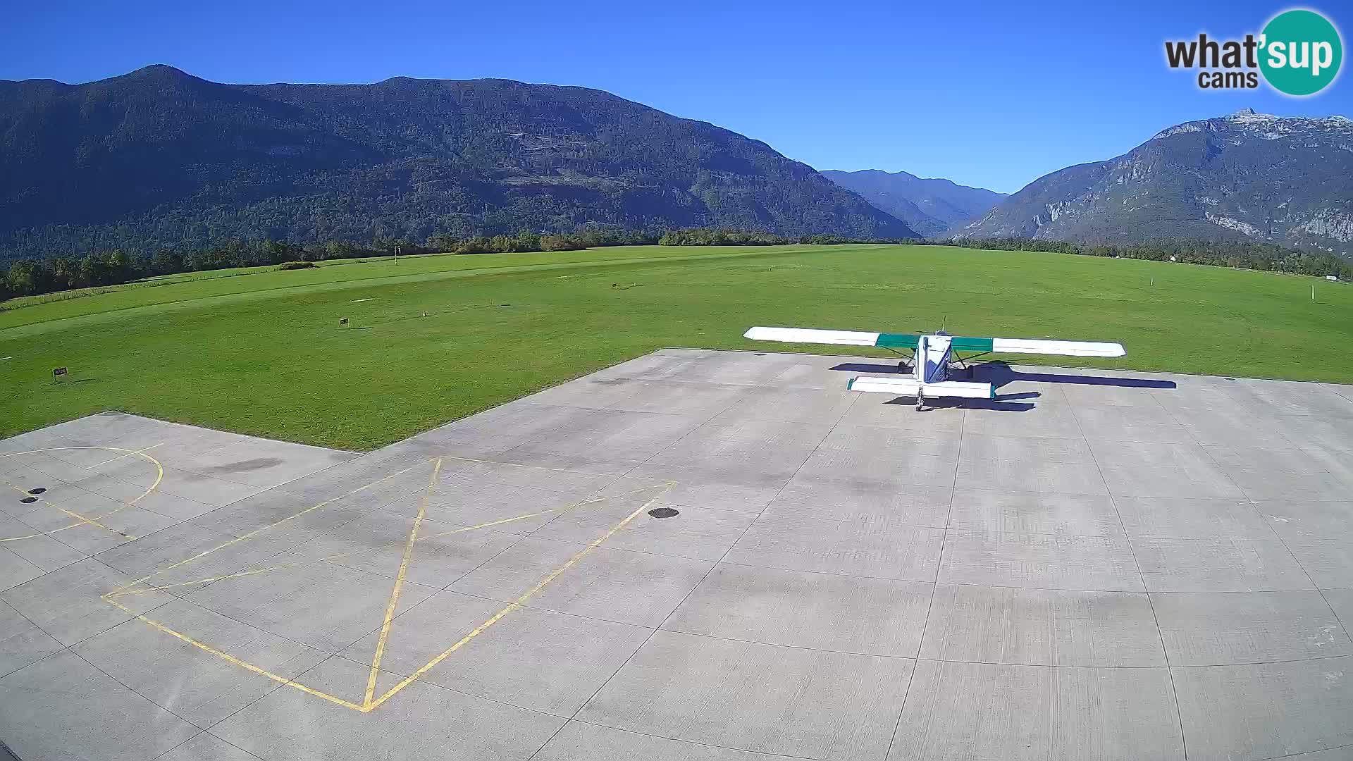 Bovec spletna kamera letališče – Skydive Bovec