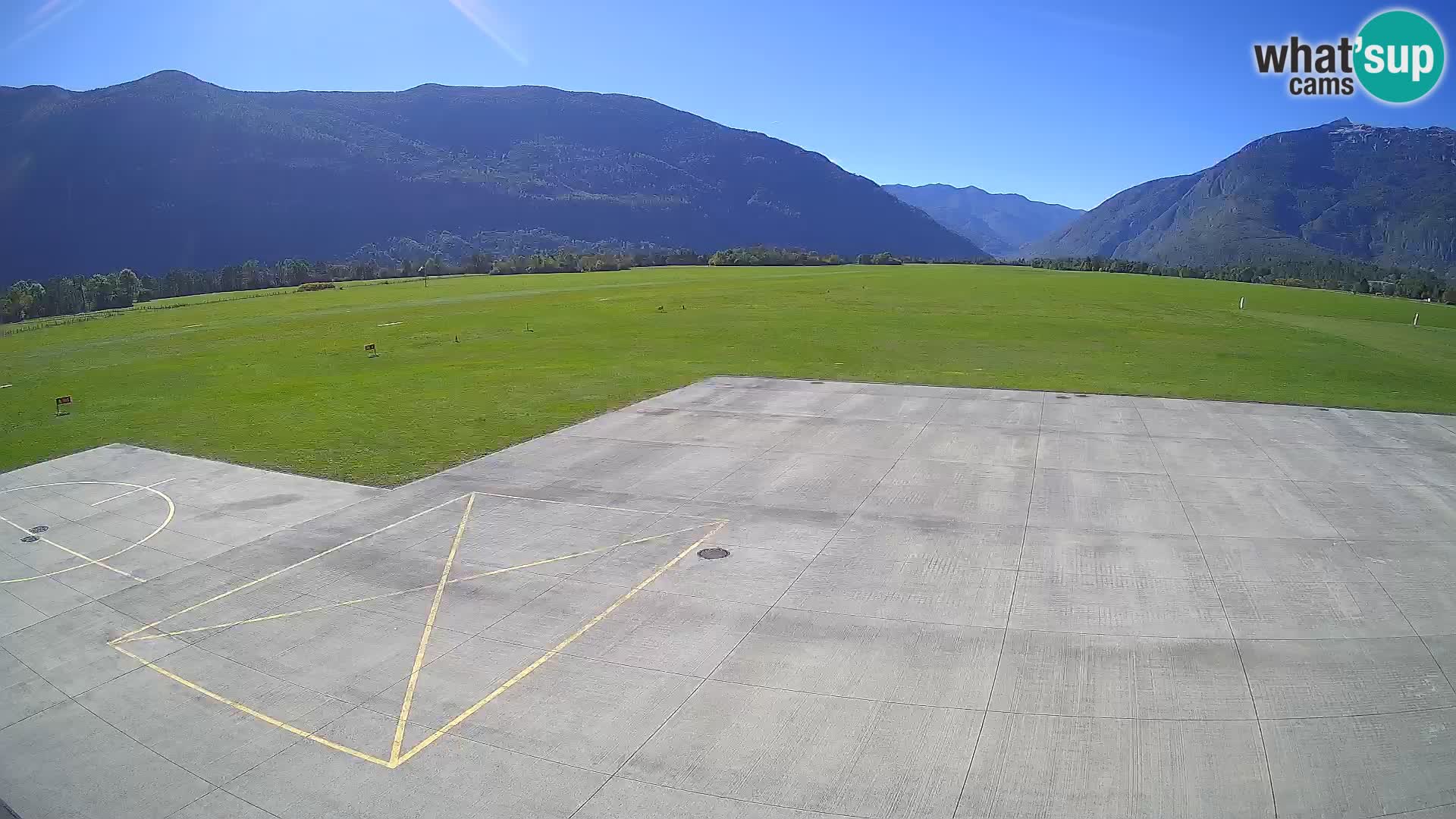 Bovec spletna kamera letališče – Skydive Bovec