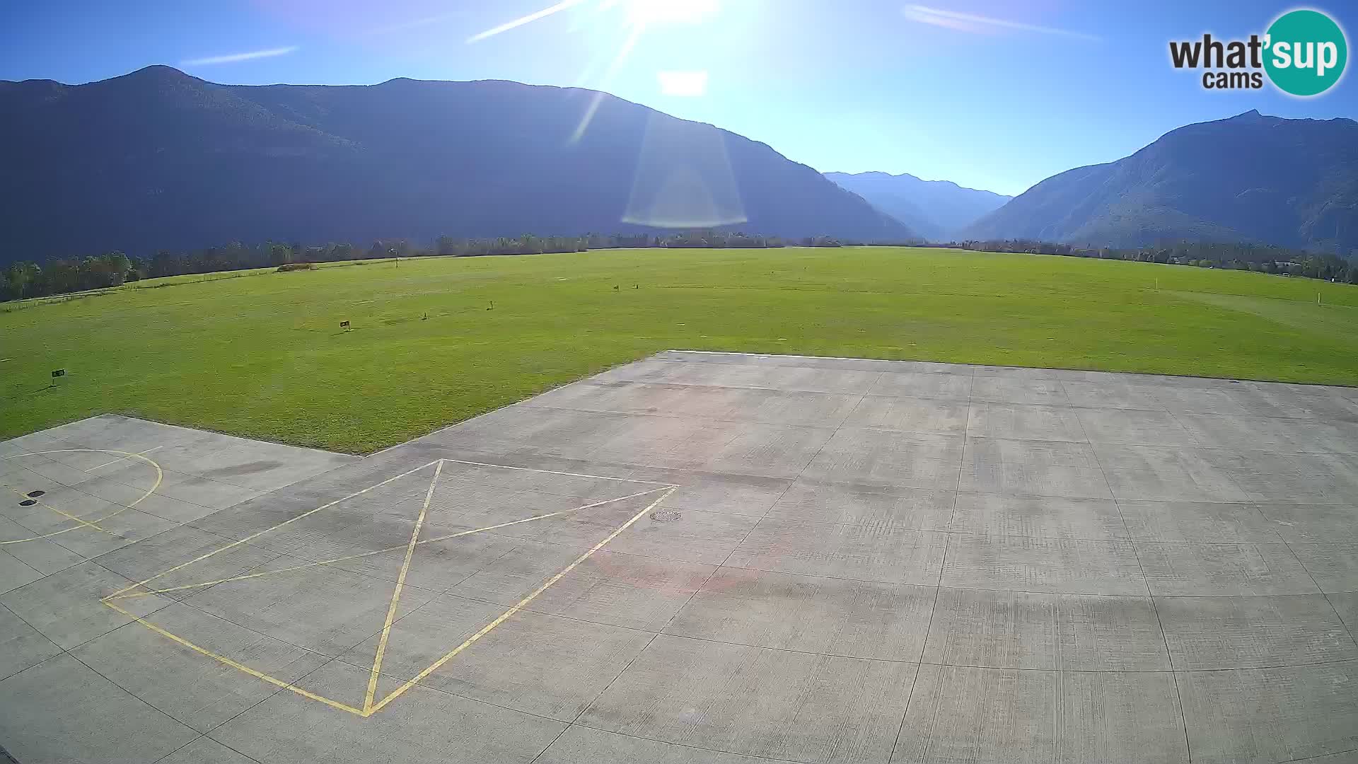 Bovec spletna kamera letališče – Skydive Bovec