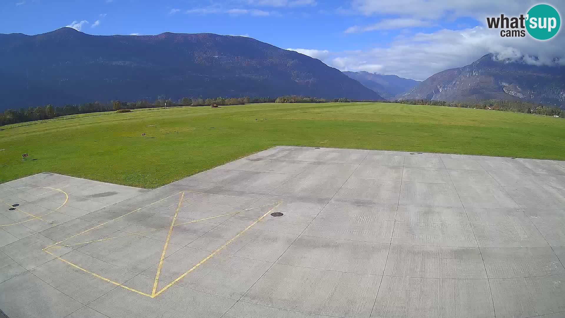 Webcam aereoporto di Bovec (Plezzo) – Vista verso il Kanin