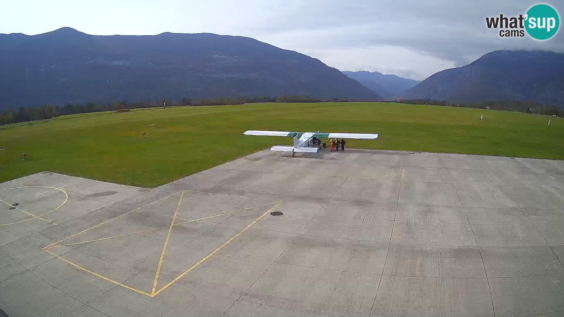 Web kamera zračne luke Bovec – Skydive Bovec