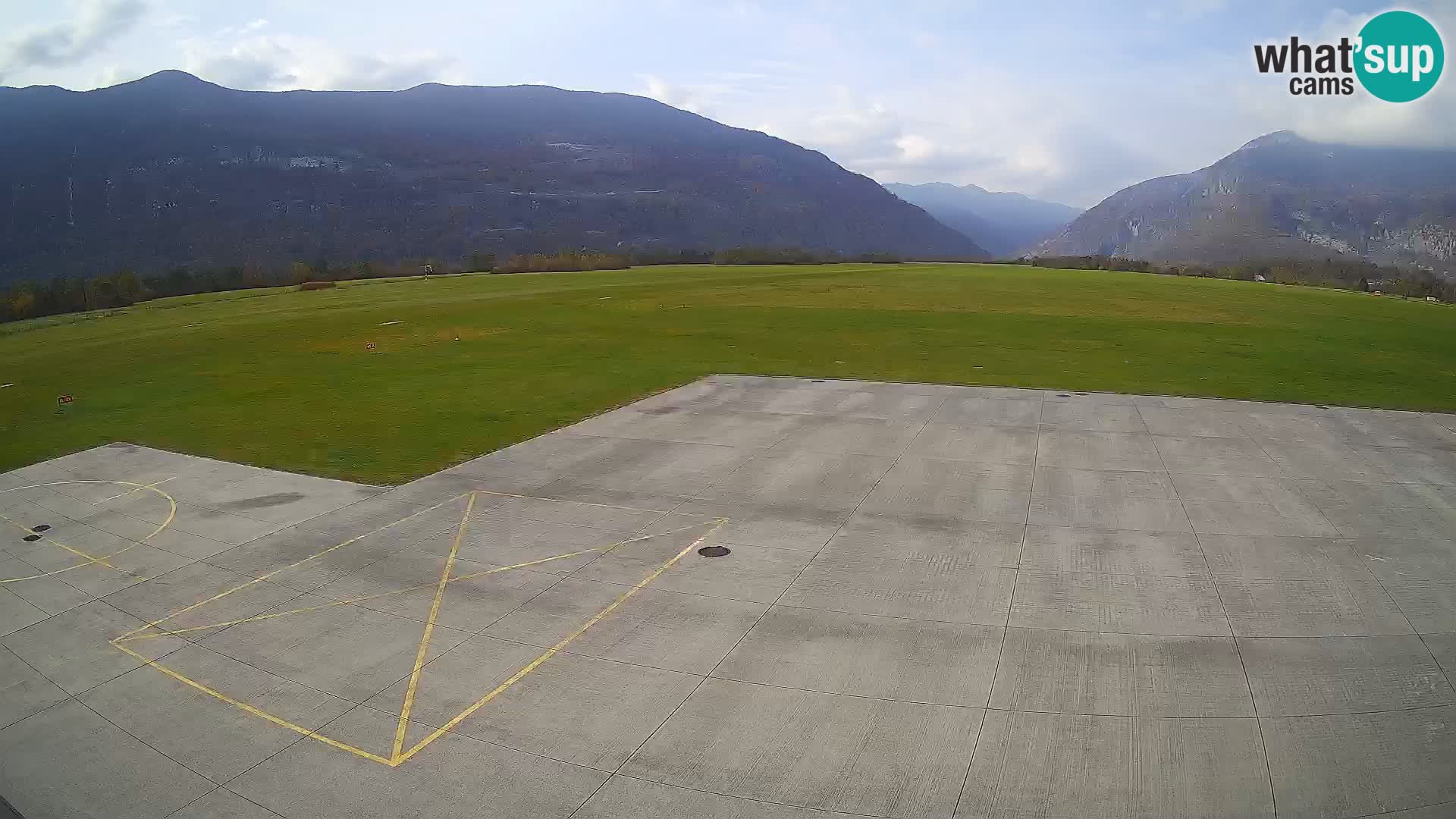Bovec spletna kamera letališče – Skydive Bovec