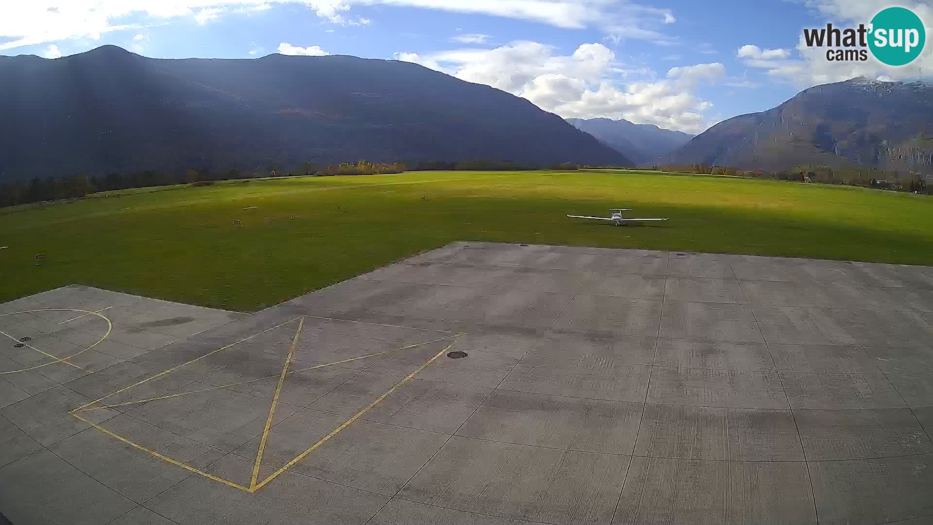 Webcam aereoporto di Bovec (Plezzo) – Vista verso il Kanin
