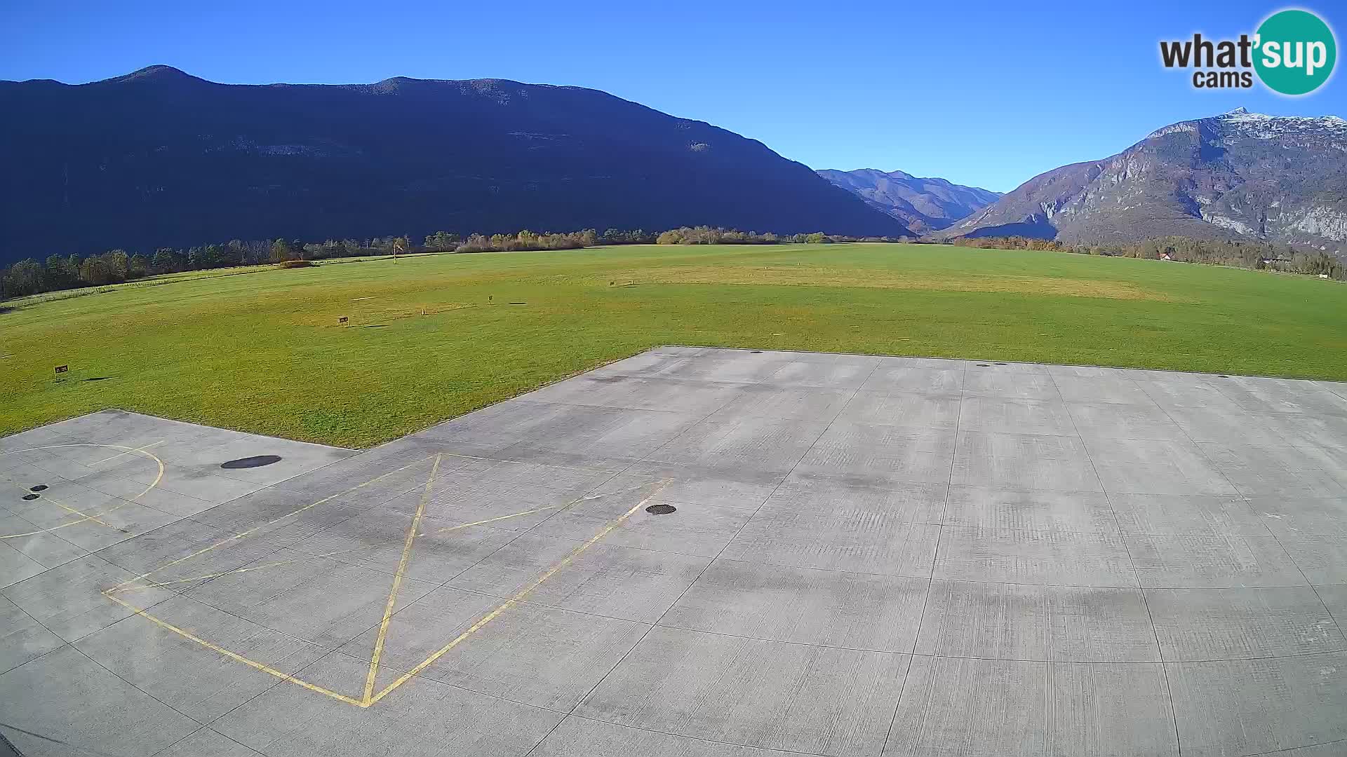 Bovec spletna kamera letališče – Skydive Bovec