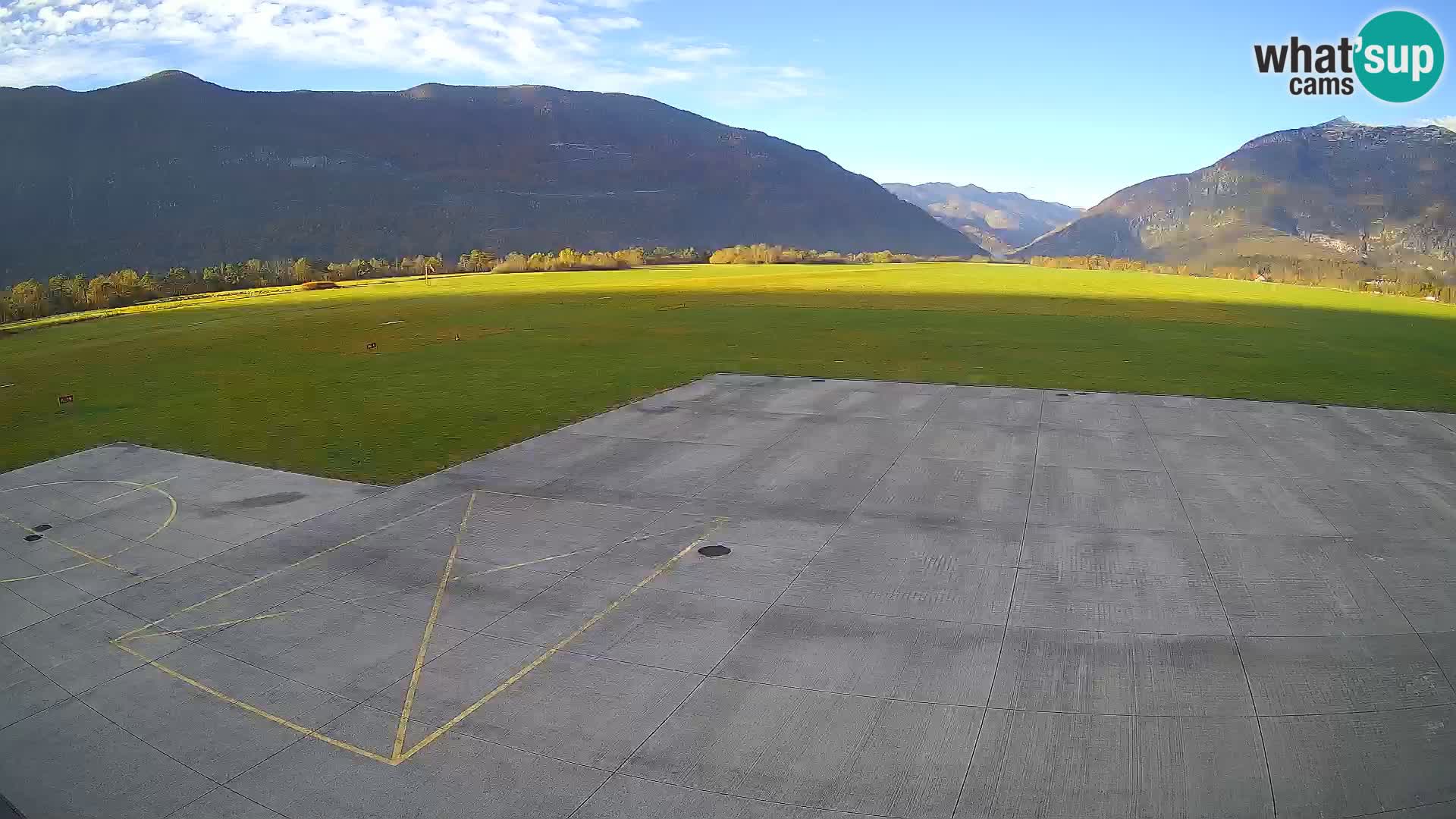 Bovec spletna kamera letališče – Skydive Bovec