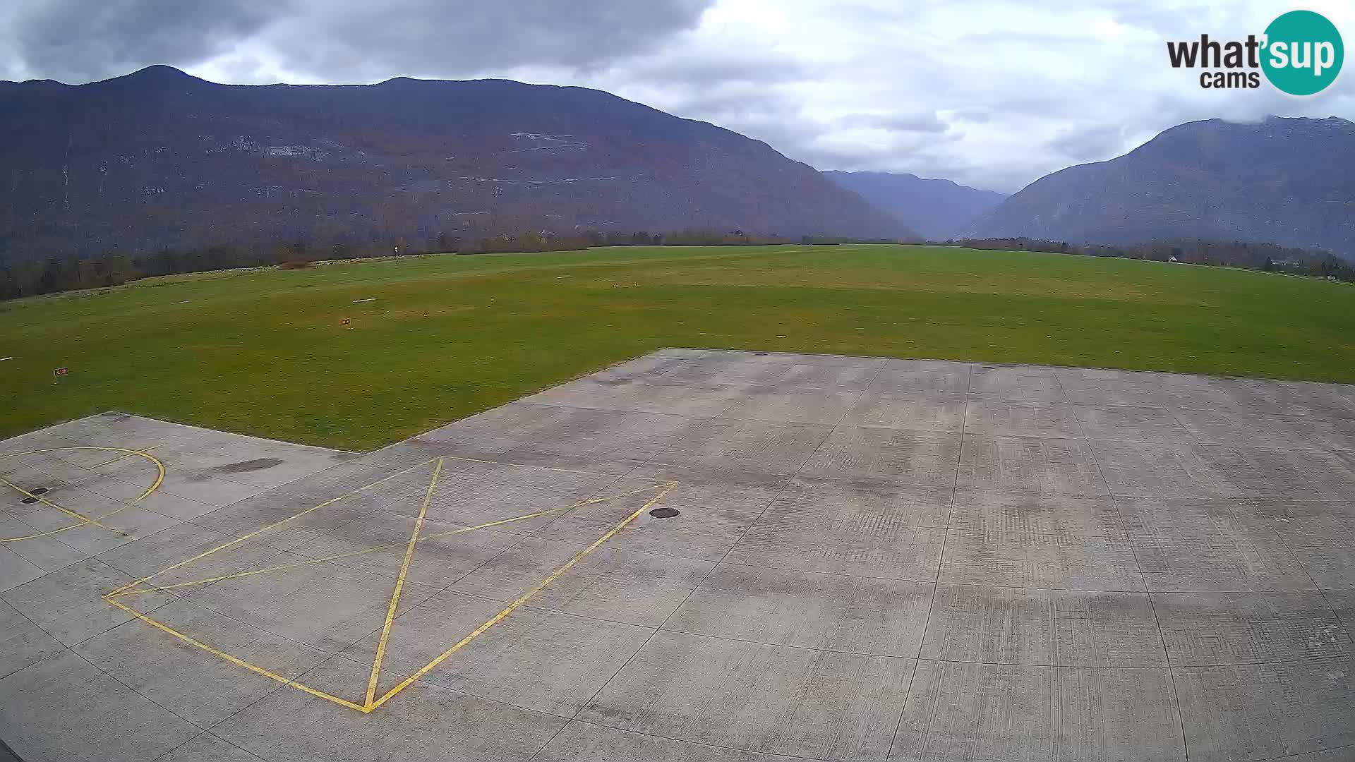 Bovec spletna kamera letališče – Skydive Bovec