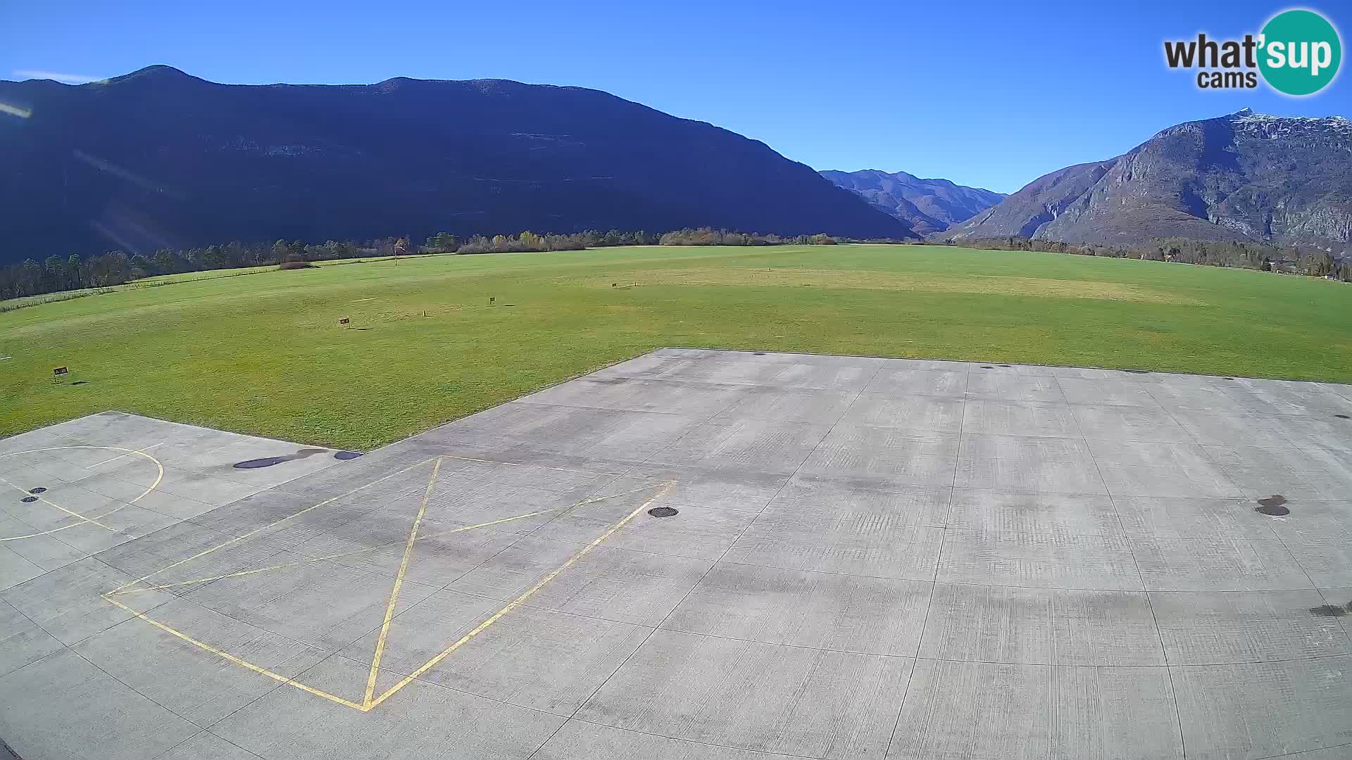 Bovec spletna kamera letališče – Skydive Bovec