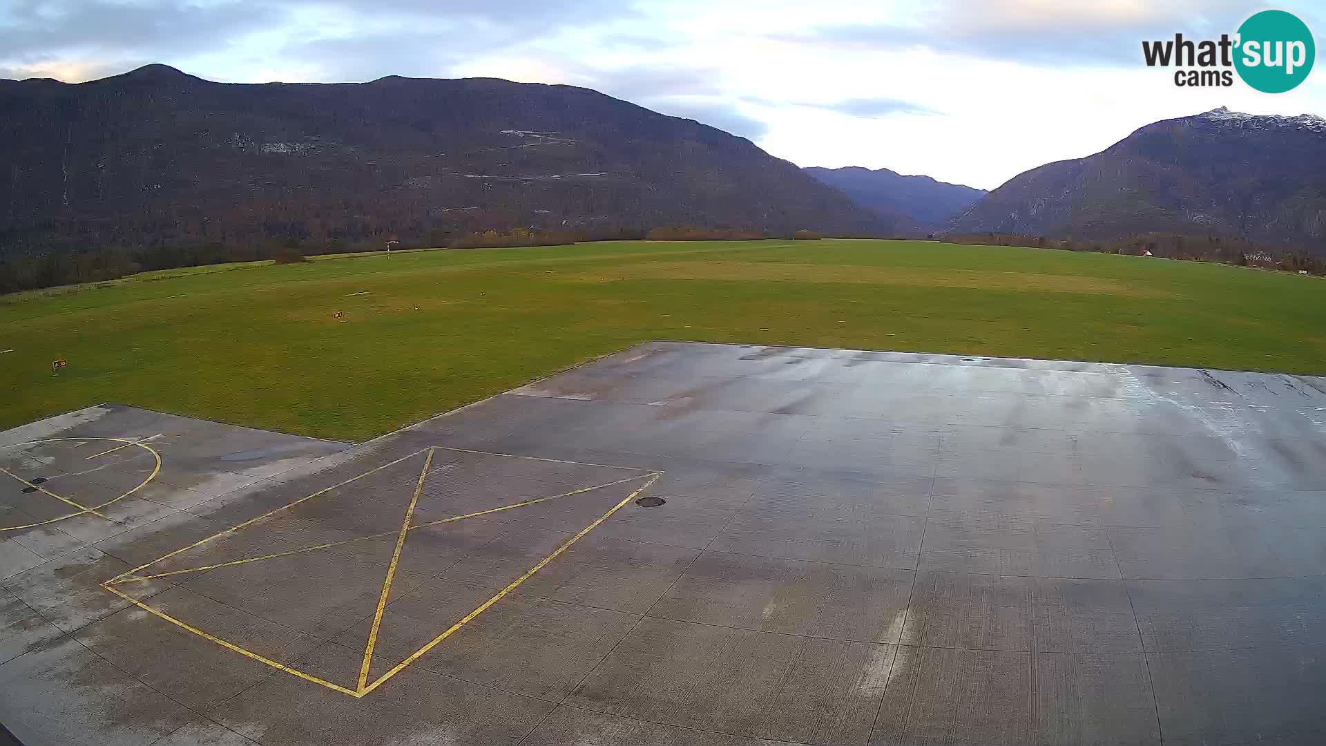 Webcam des Flughafens Bovec – Skydive Bovec