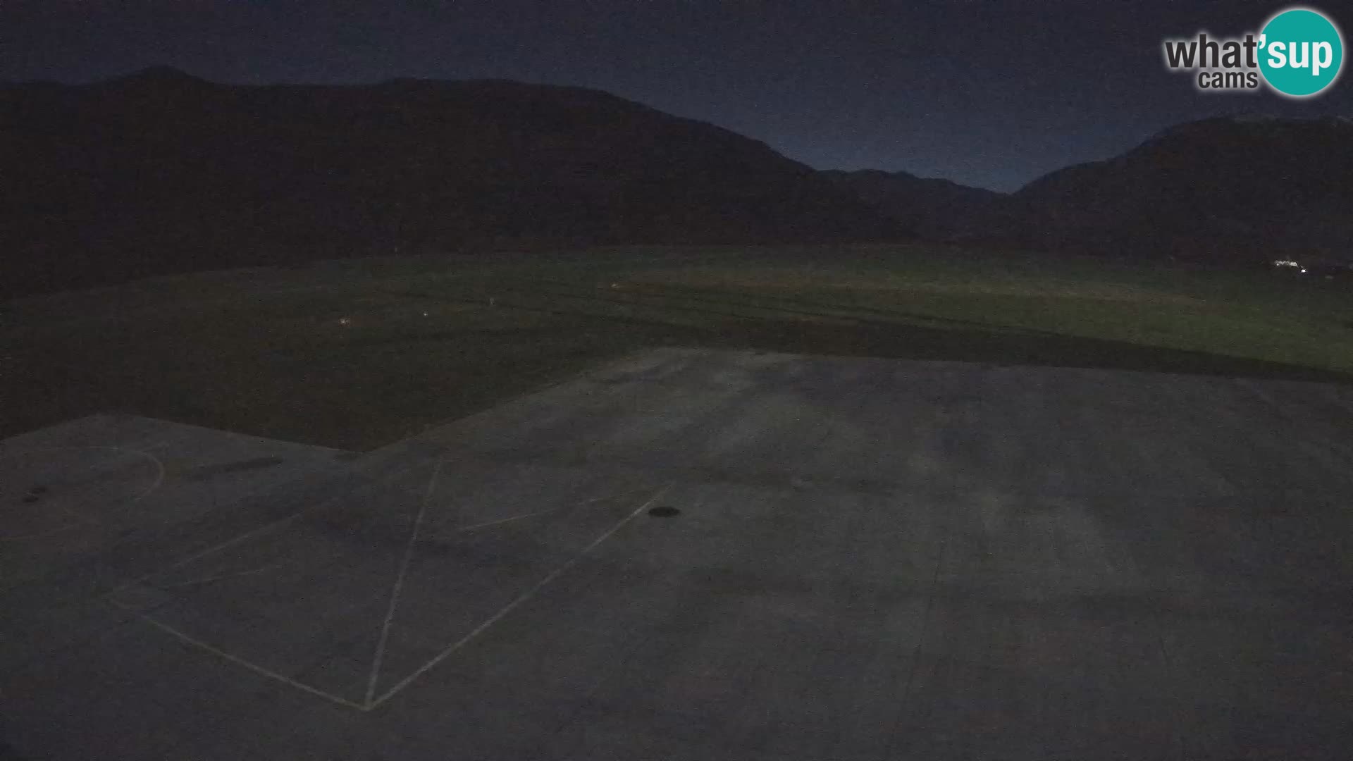 Webcam aereoporto di Bovec (Plezzo) – Vista verso il Kanin