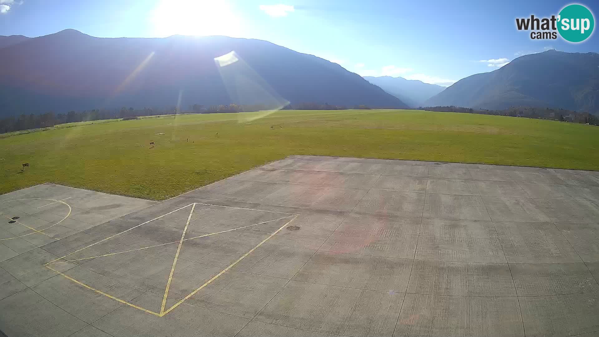 Bovec spletna kamera letališče – Skydive Bovec