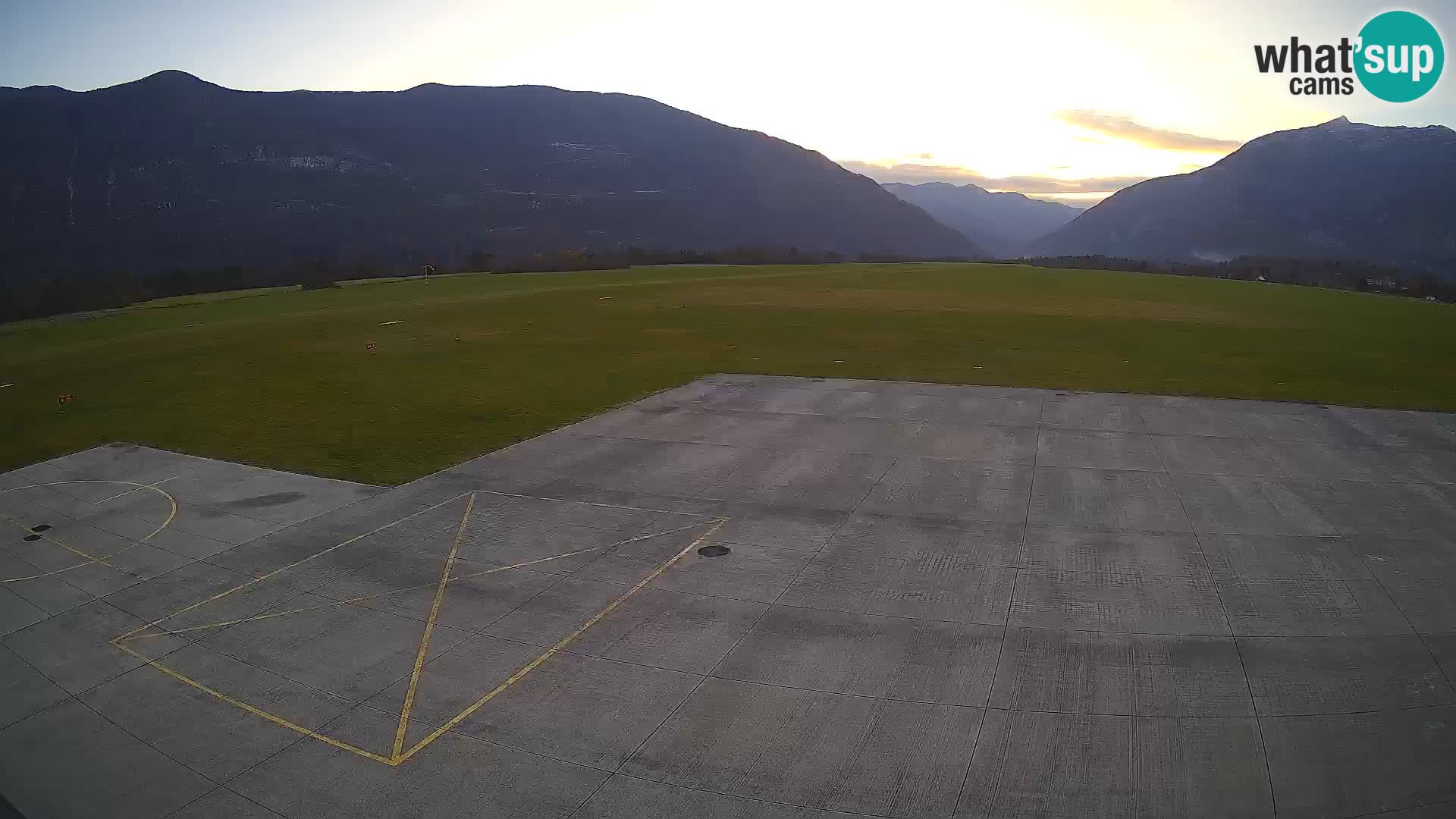 Bovec airport webcam – Skydive Bovec