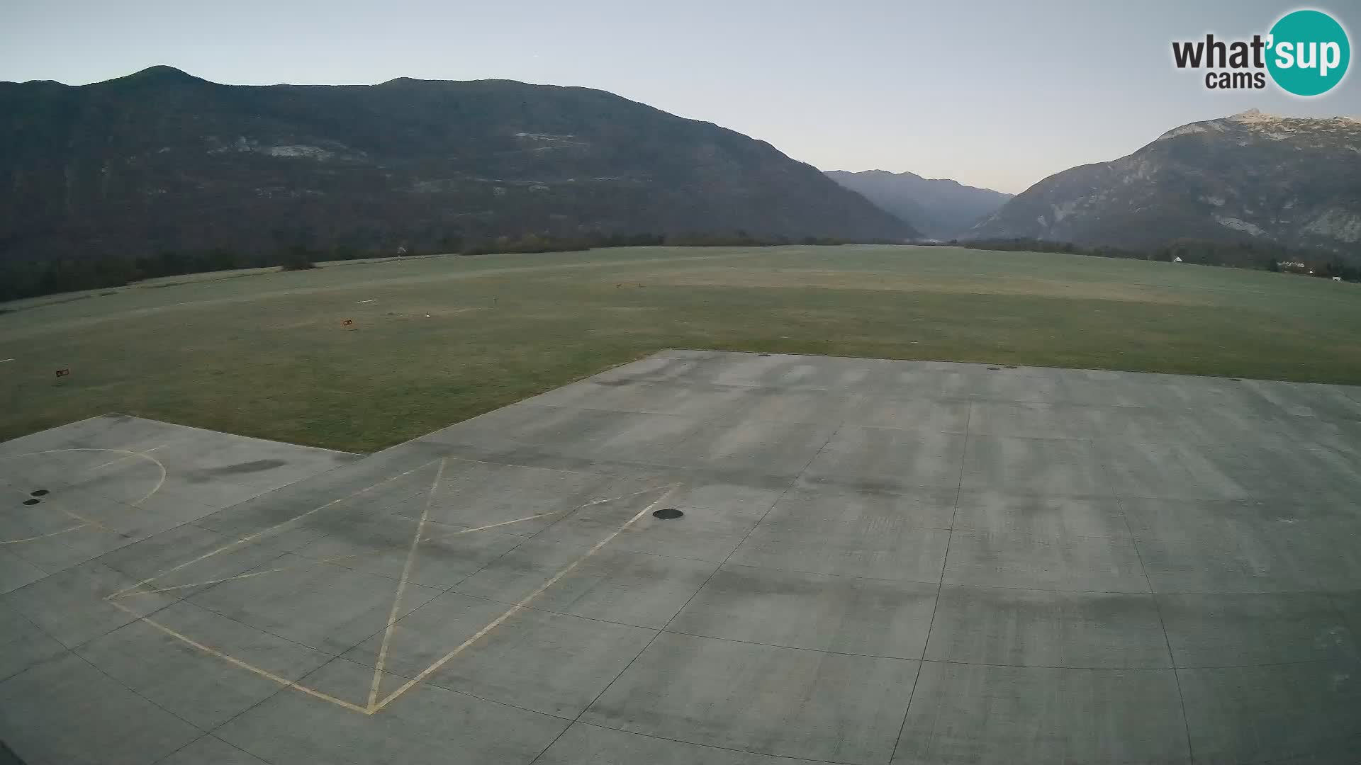 Bovec spletna kamera letališče – Skydive Bovec