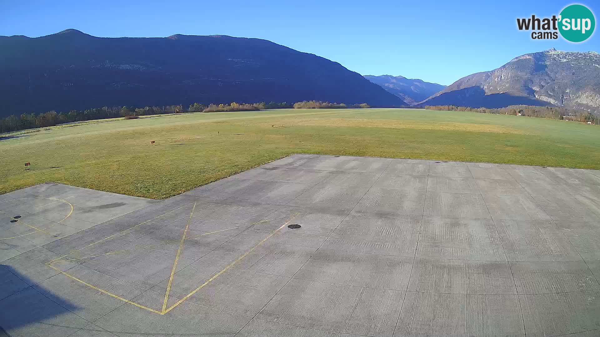 Bovec spletna kamera letališče – Skydive Bovec