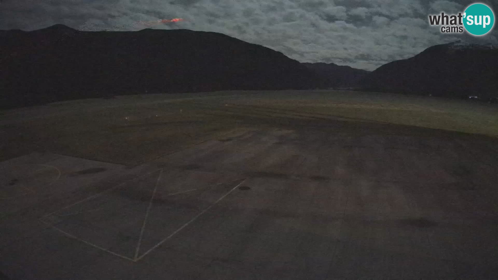 Webcam aereoporto di Bovec (Plezzo) – Vista verso il Kanin