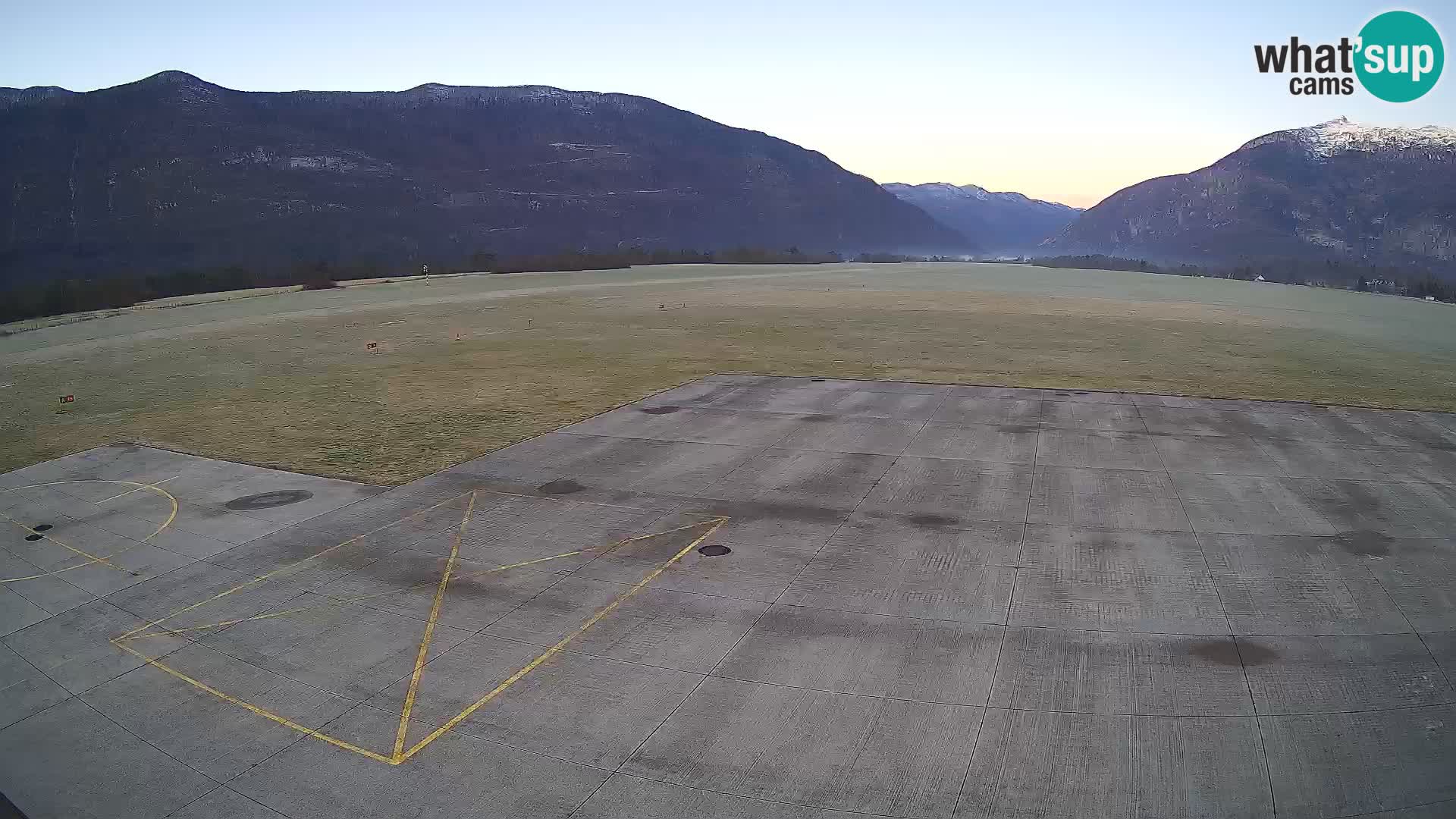 Bovec airport webcam – Skydive Bovec