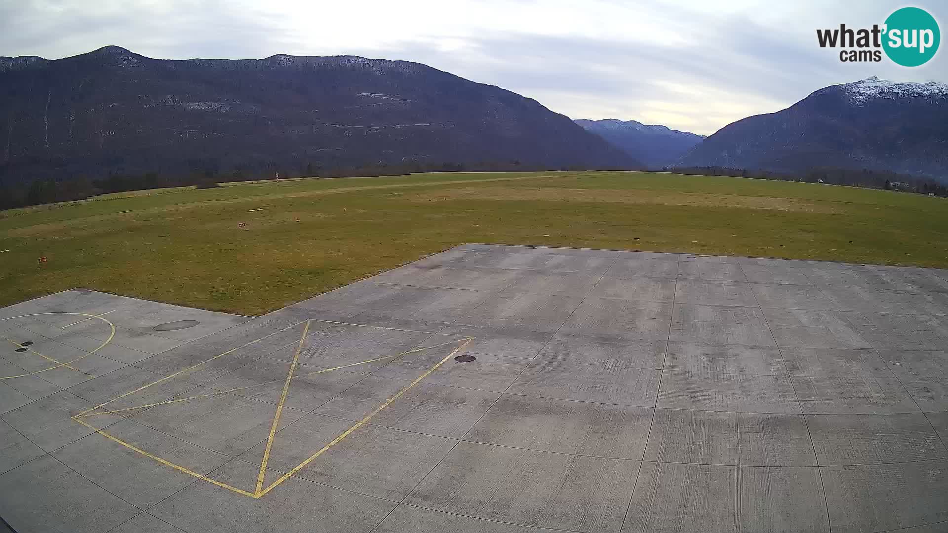 Web kamera zračne luke Bovec – Skydive Bovec