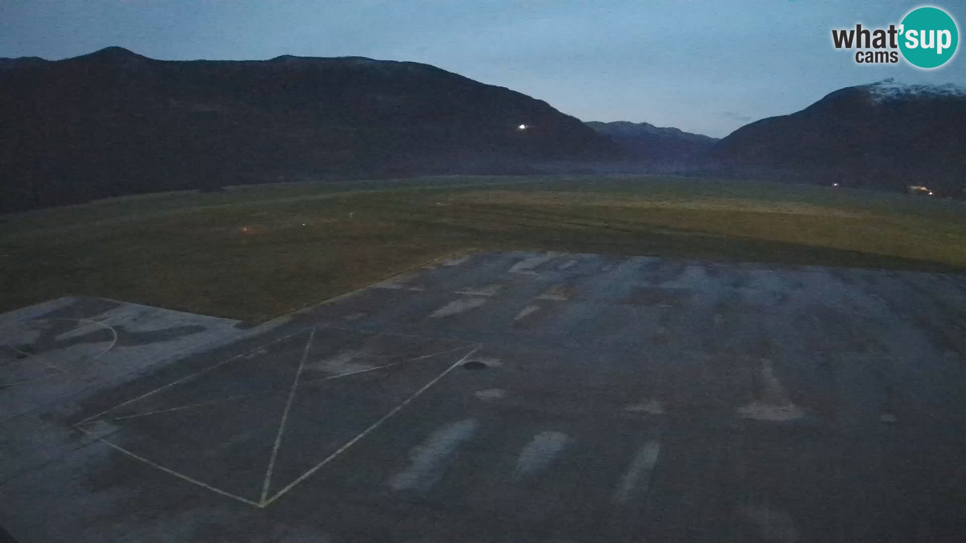 Bovec spletna kamera letališče – Skydive Bovec