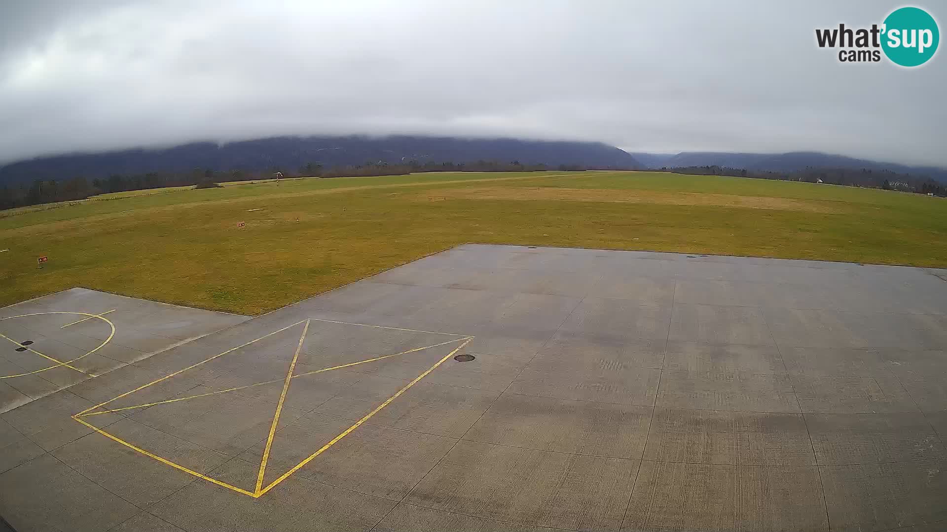 Webcam aereoporto di Bovec (Plezzo) – Vista verso il Kanin