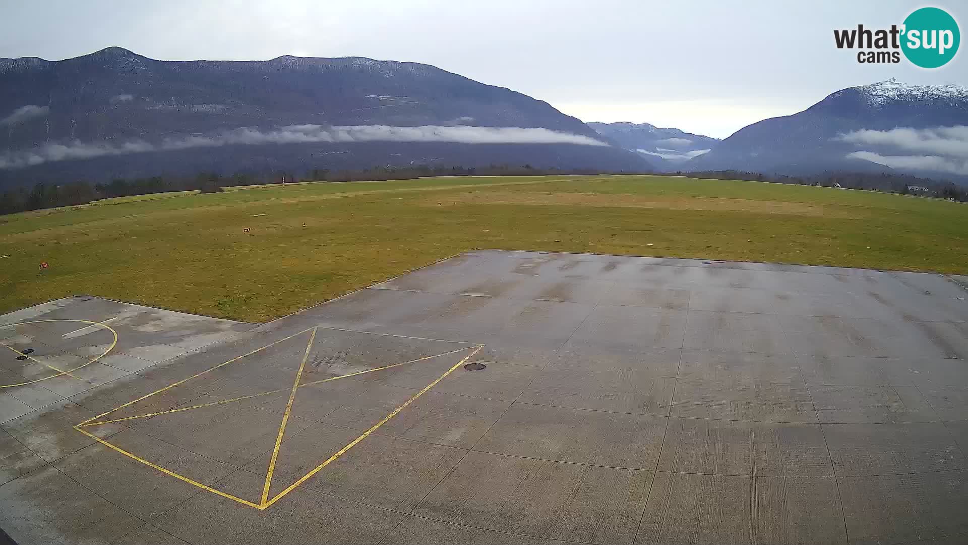 Bovec spletna kamera letališče – Skydive Bovec