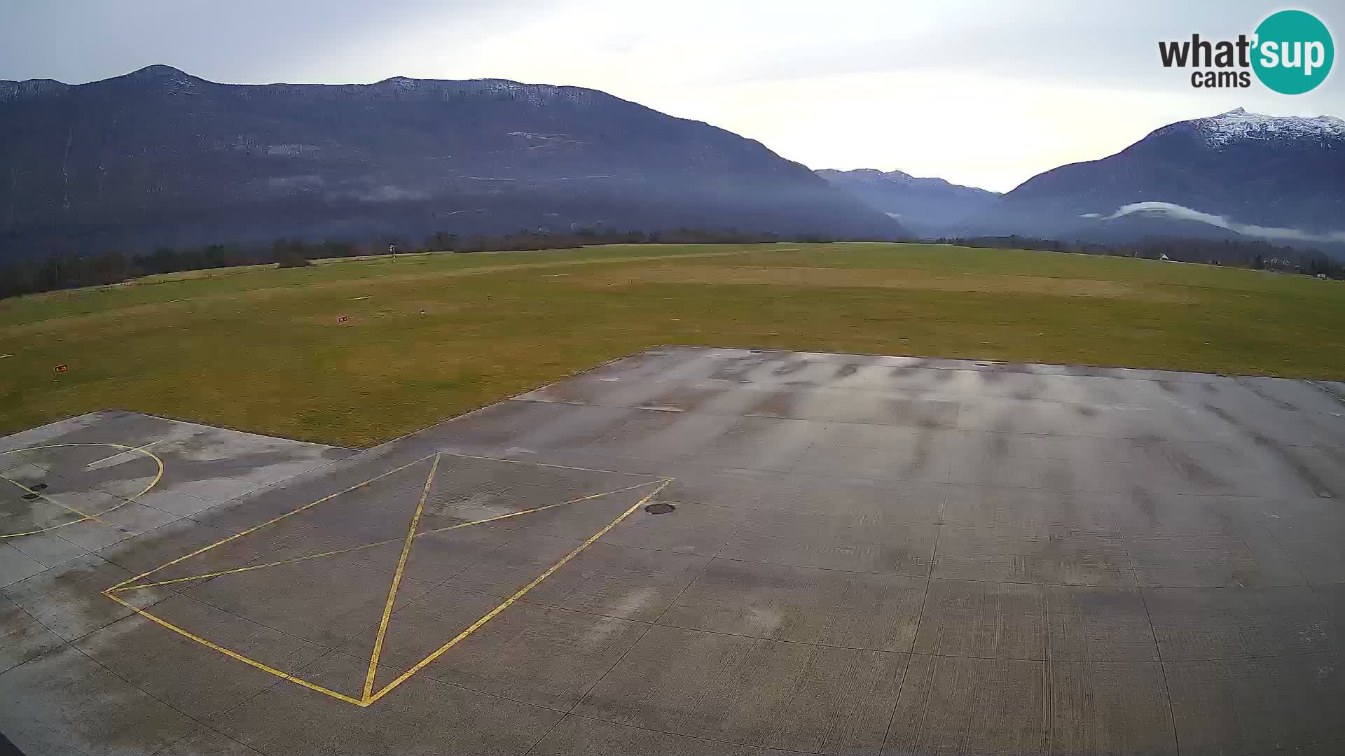 Bovec airport webcam – Skydive Bovec