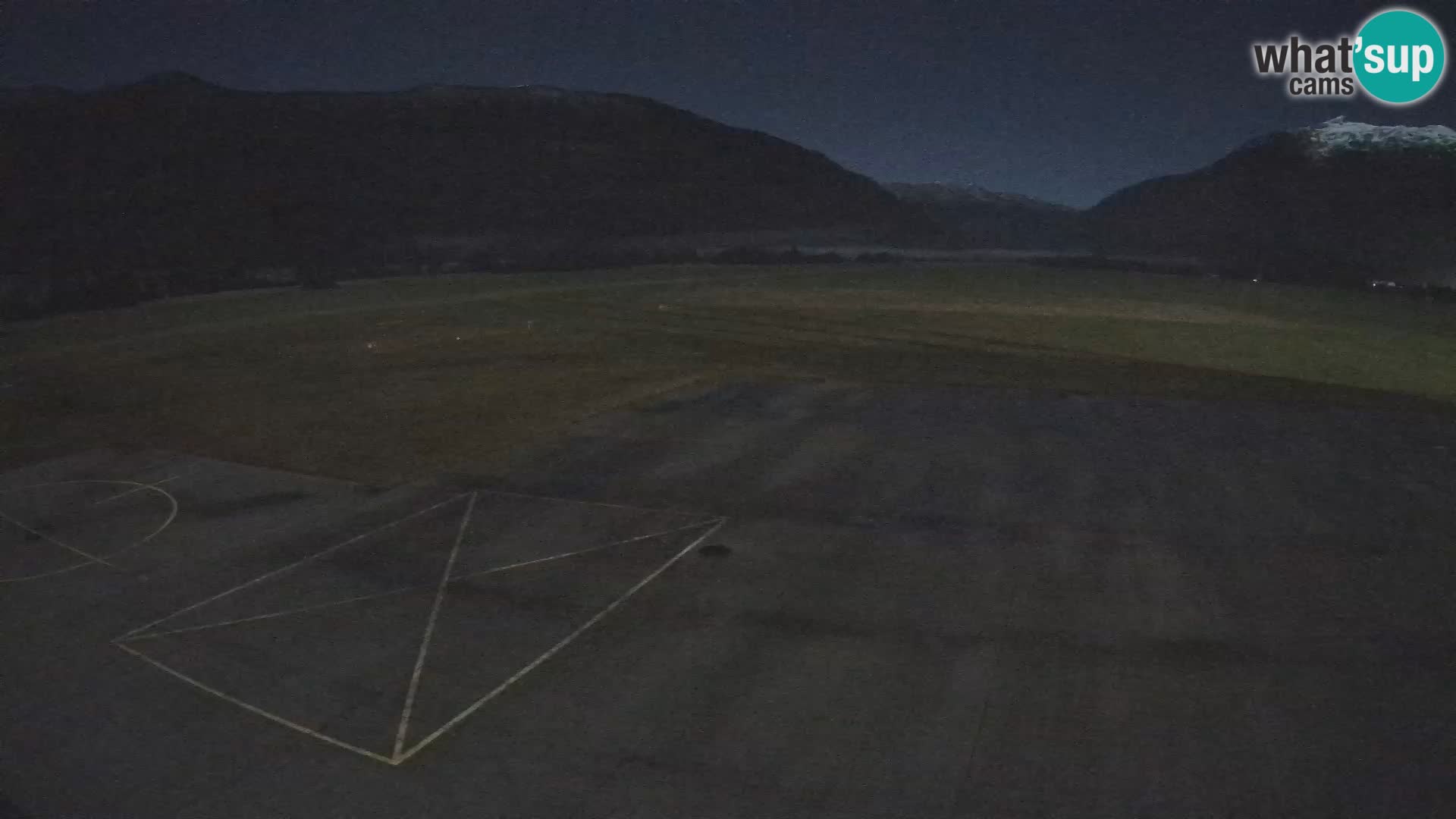 Webcam aereoporto di Bovec (Plezzo) – Vista verso il Kanin