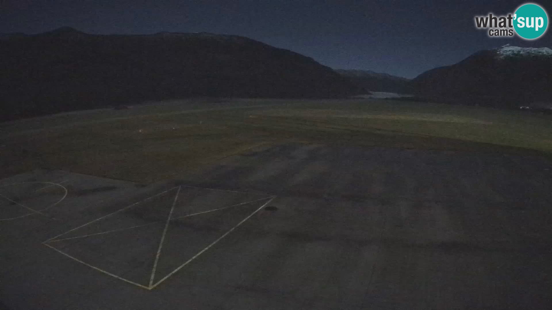 Webcam aereoporto di Bovec (Plezzo) – Vista verso il Kanin