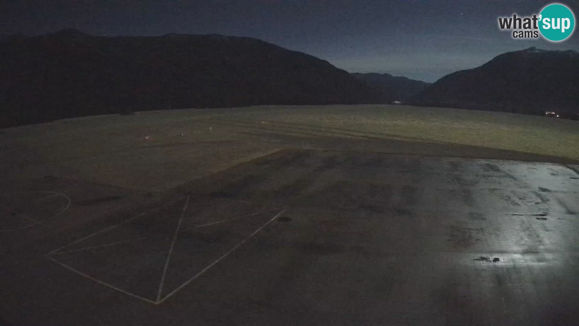 Webcam aereoporto di Bovec (Plezzo) – Vista verso il Kanin