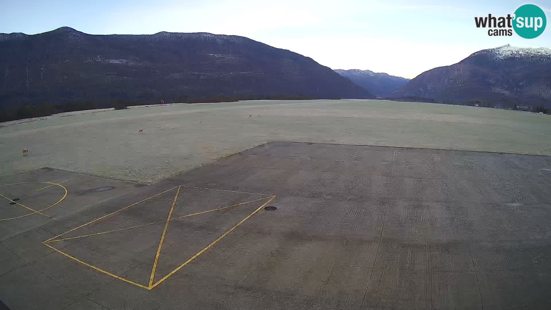 Bovec spletna kamera letališče – Skydive Bovec