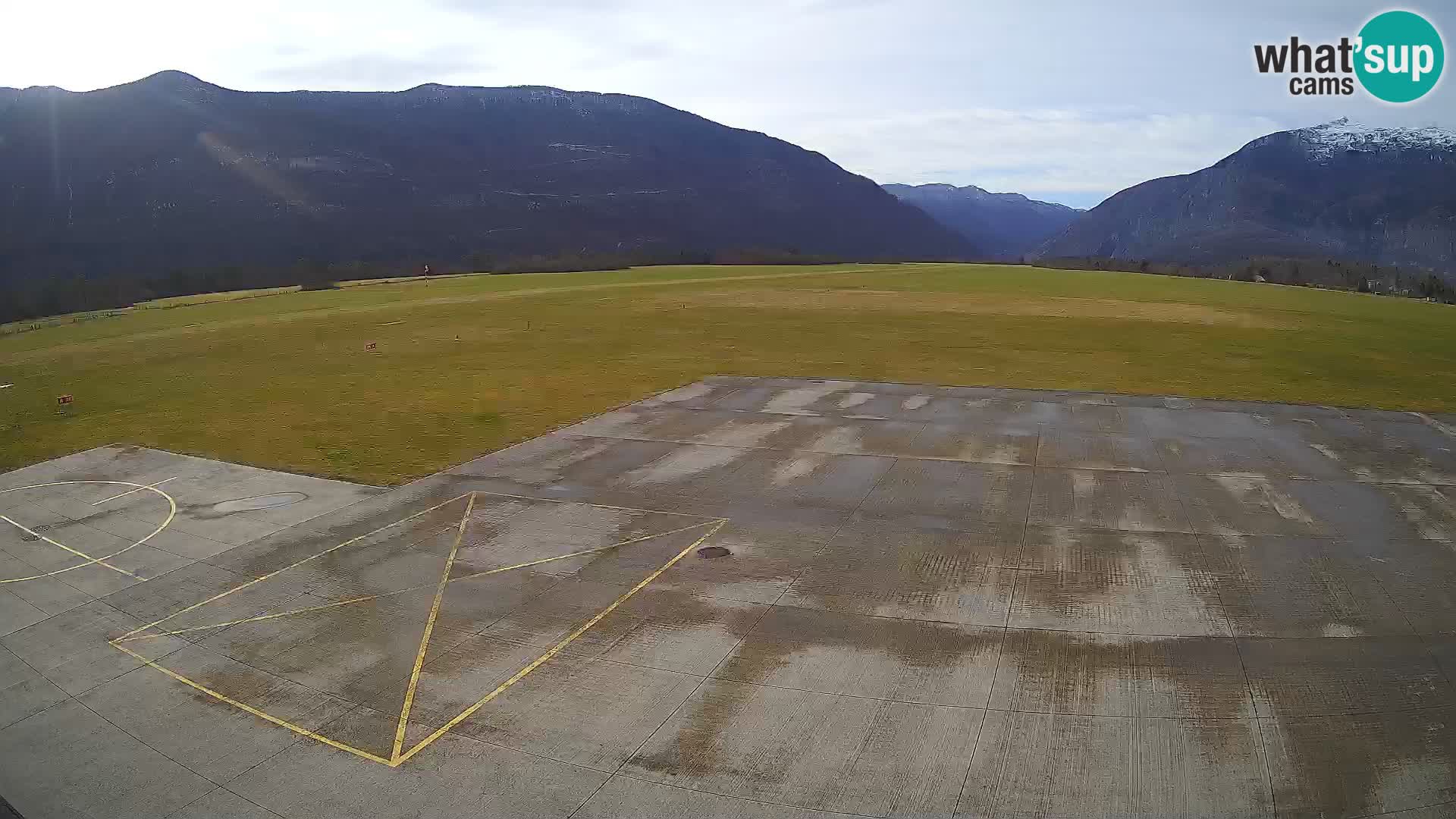 Bovec spletna kamera letališče – Skydive Bovec