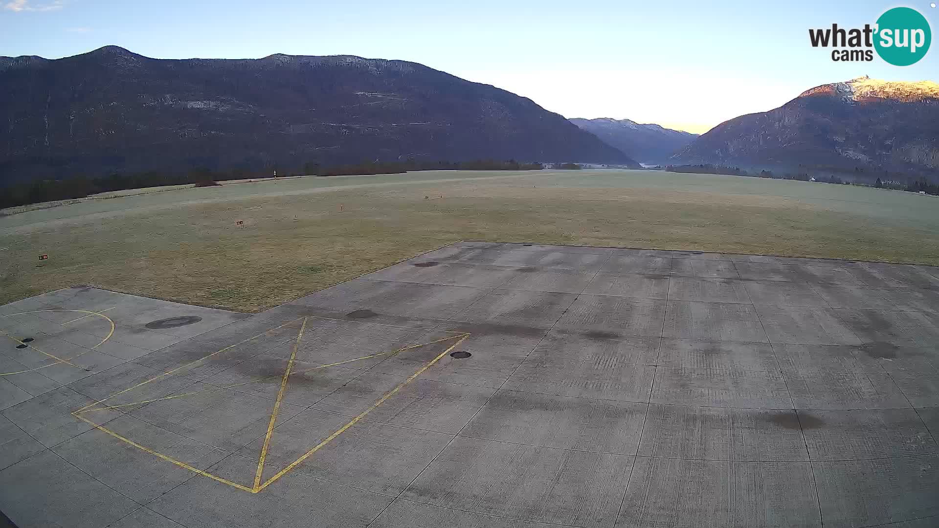 Cámara web del aeropuerto de Bovec – Skydive Bovec