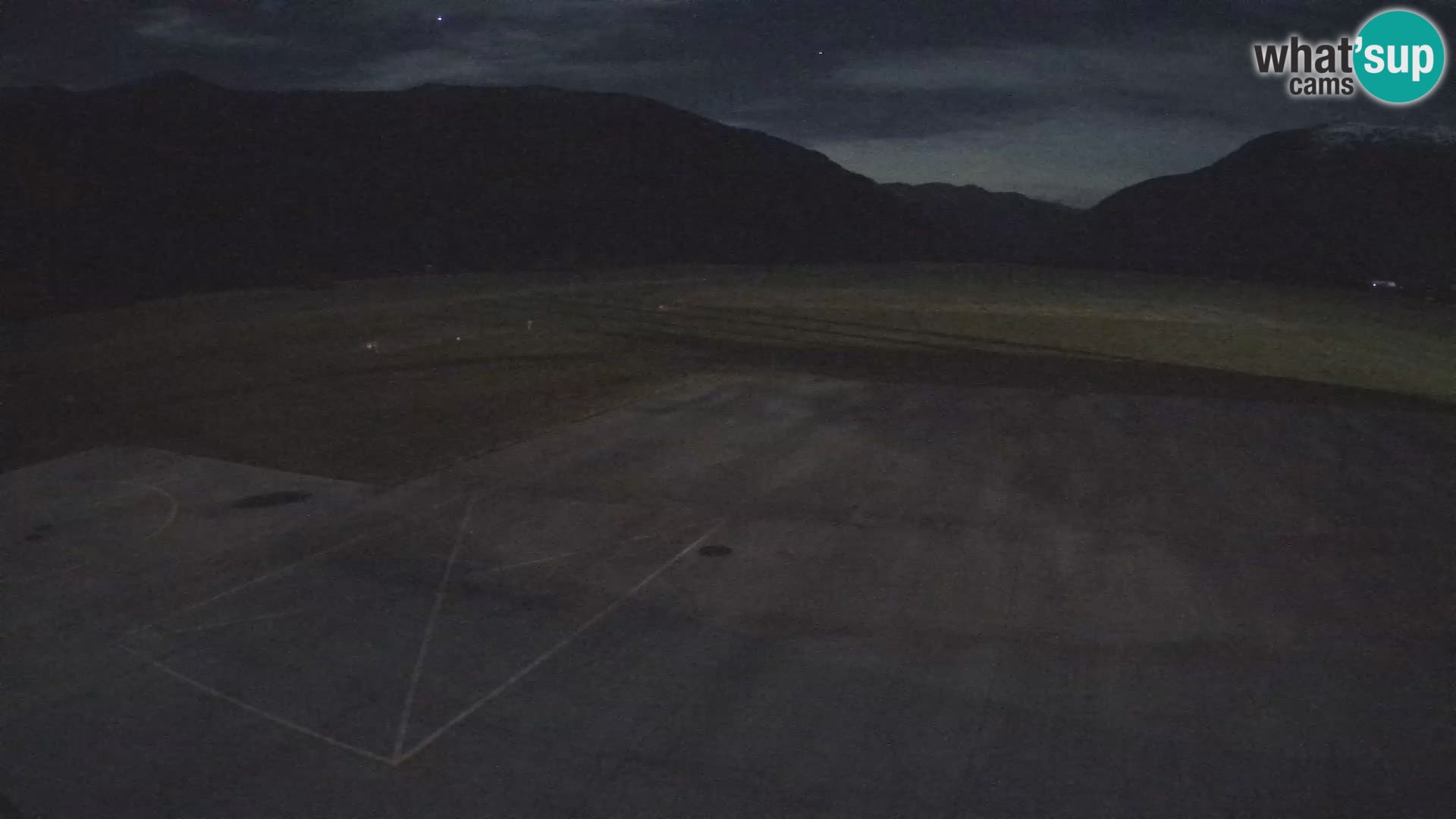 Webcam aereoporto di Bovec (Plezzo) – Vista verso il Kanin