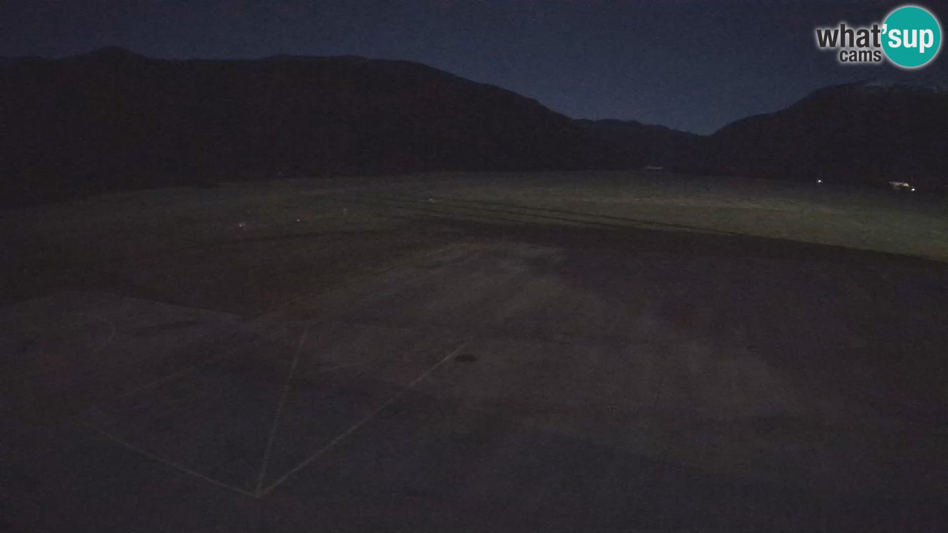 Webcam aereoporto di Bovec (Plezzo) – Vista verso il Kanin